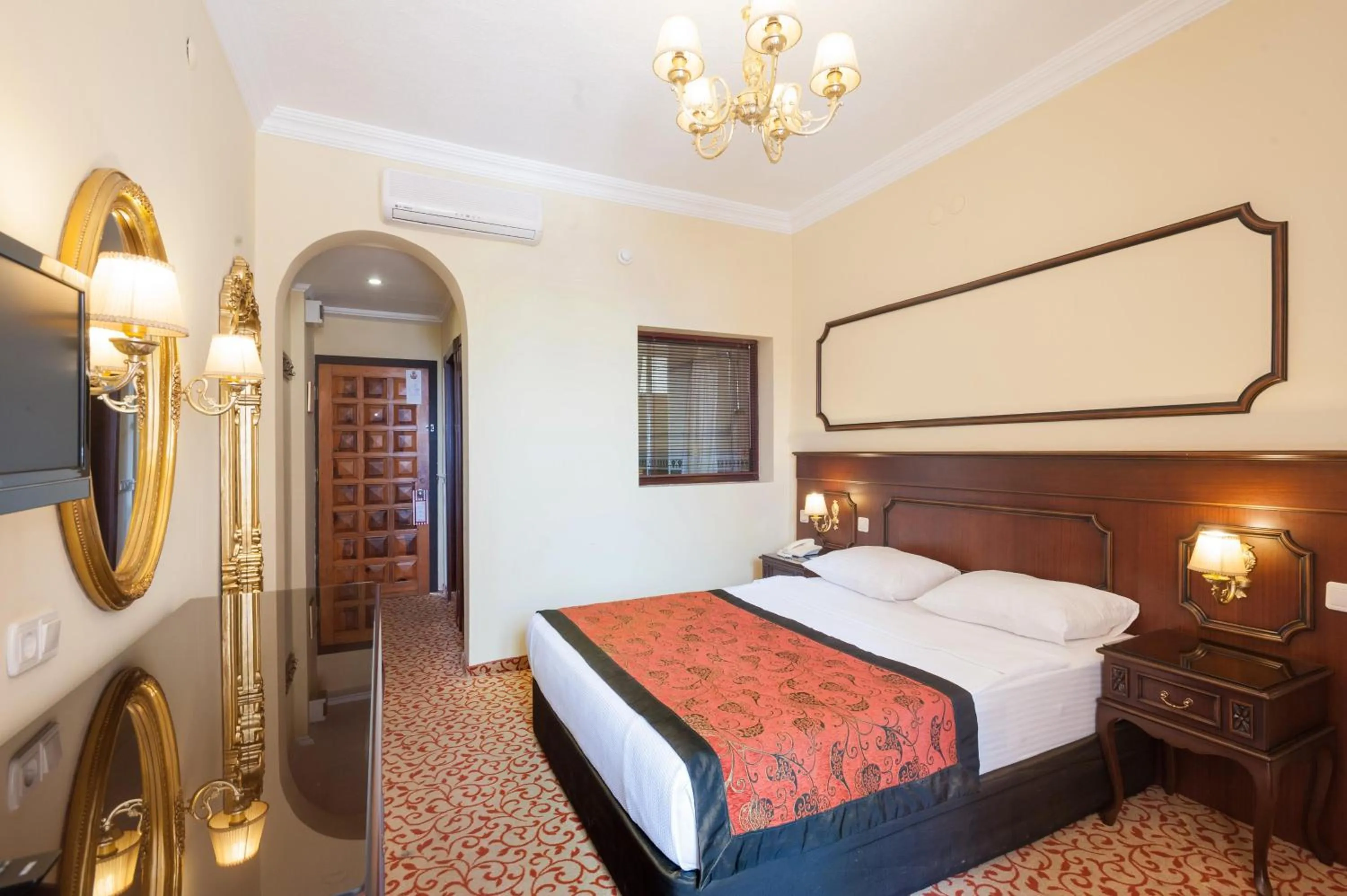 Photo of the whole room, Bed in Antique Roman Palace Museum Hotel - Adults Only Ultra All Inclusive