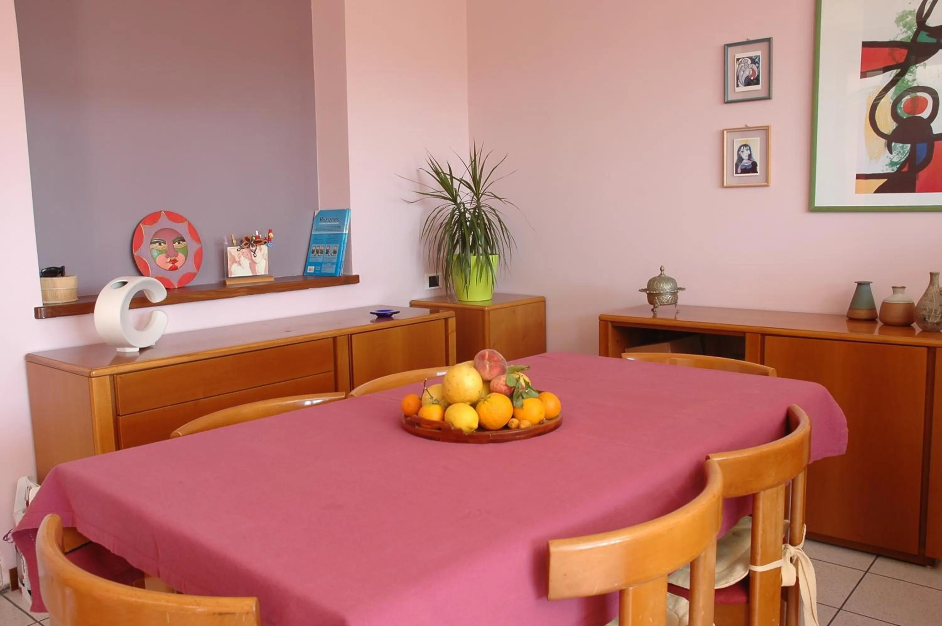 Area and facilities in Liana Guest House