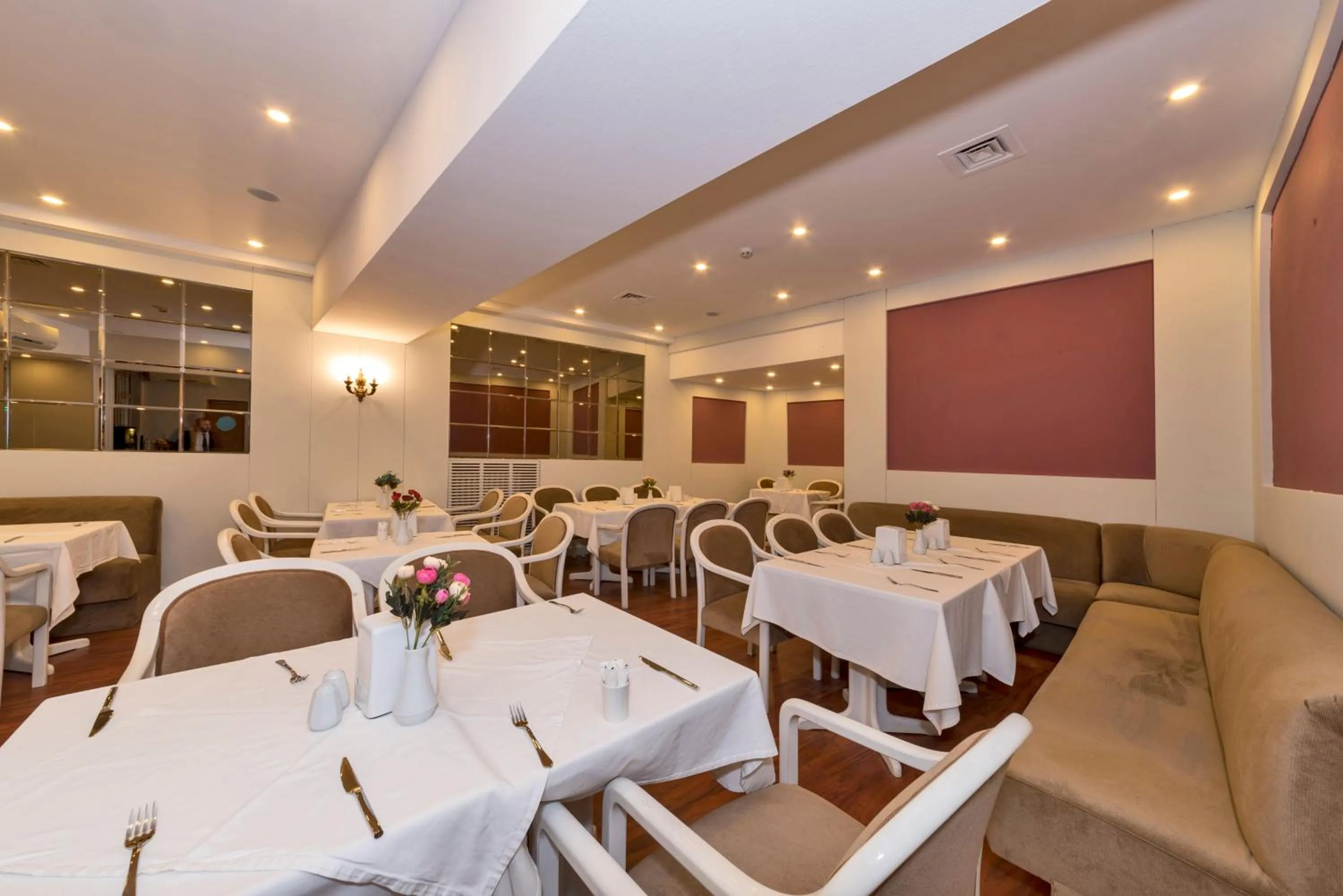 Restaurant/places to eat in Febor Park İstanbul Levent Hotel