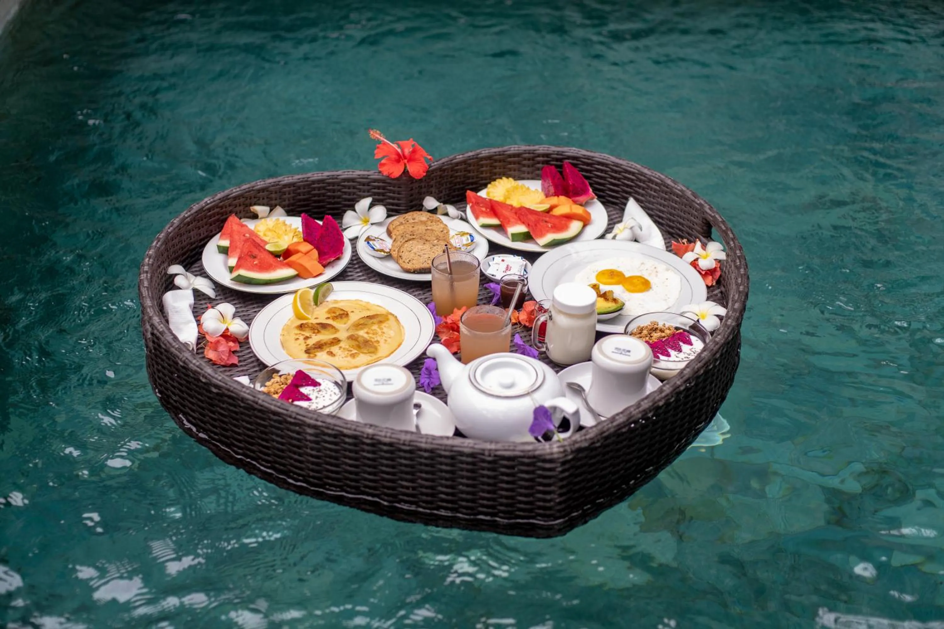 Swimming pool in Akasia Villas