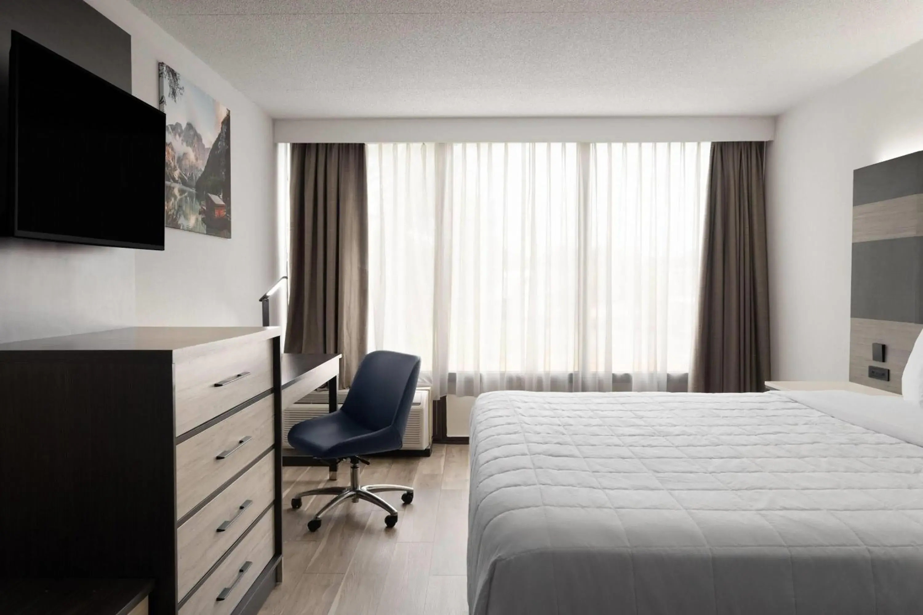 King Room - Non-Smoking in Baymont by Wyndham Williamsburg I-64 King Room - Non-Smoking in Baymont by Wyndham Williamsburg I-64