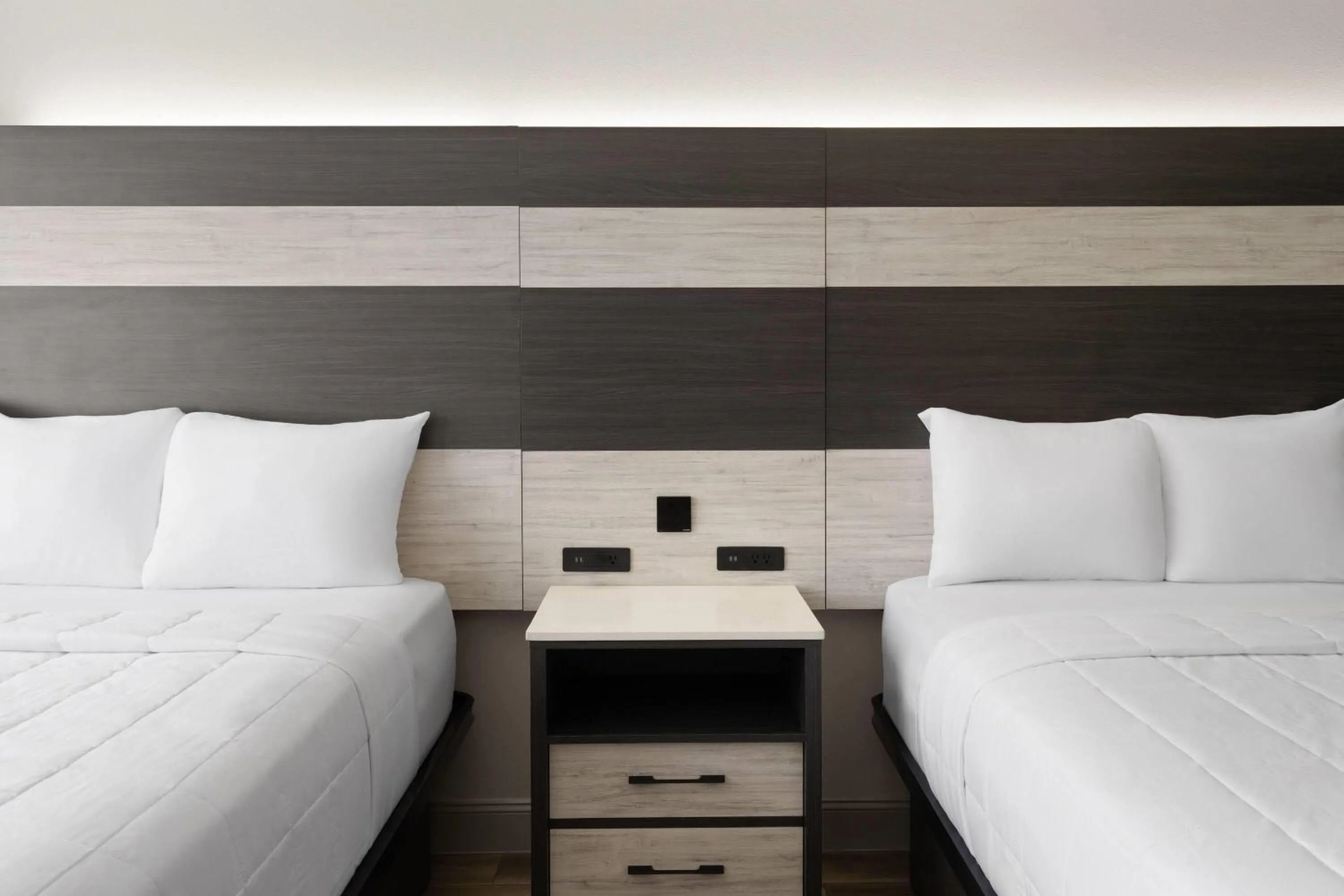 Photo of the whole room, Bed in Baymont by Wyndham Williamsburg I-64