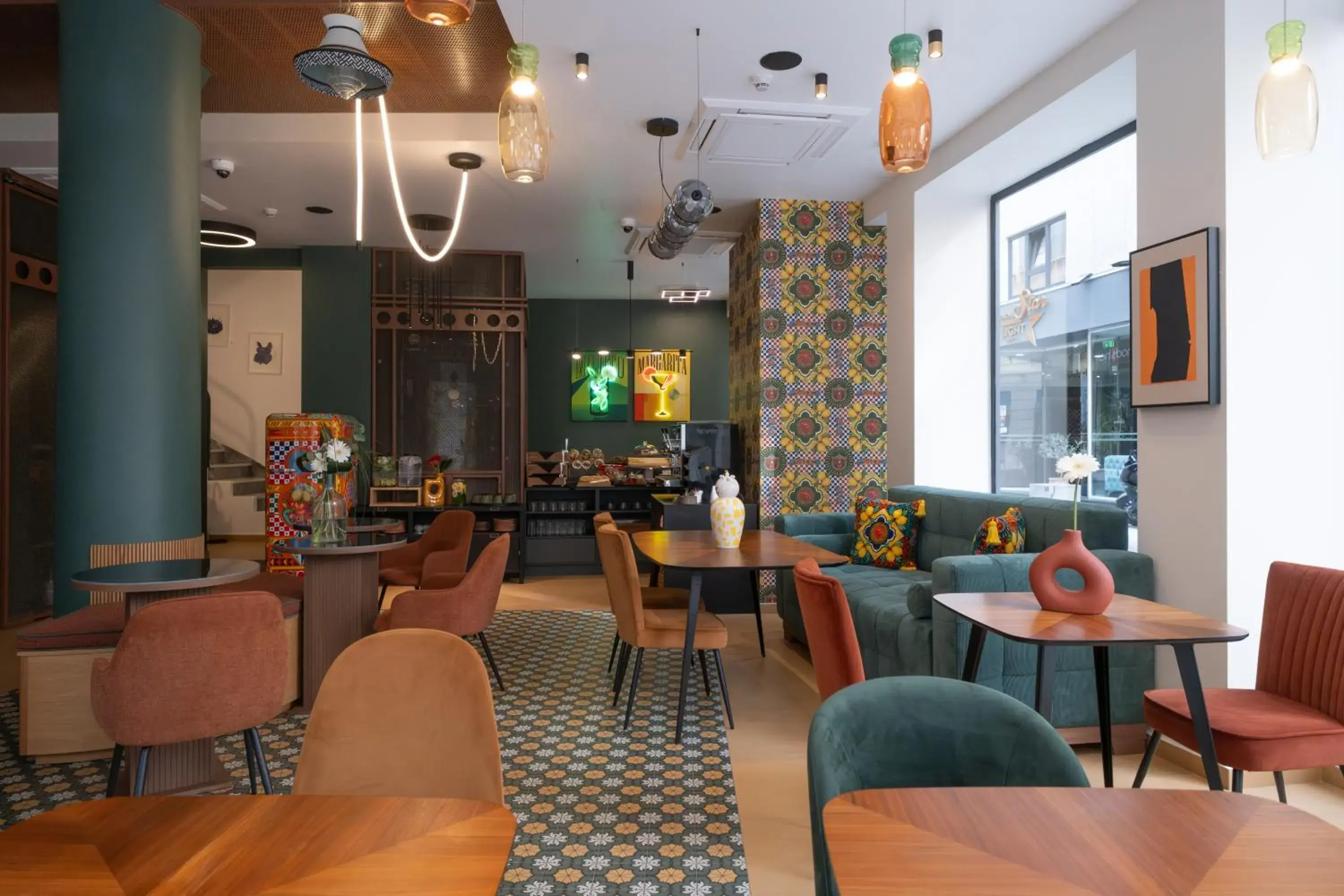 Restaurant/places to eat in Athens Retro Restaurant/places to eat in Athens Retro