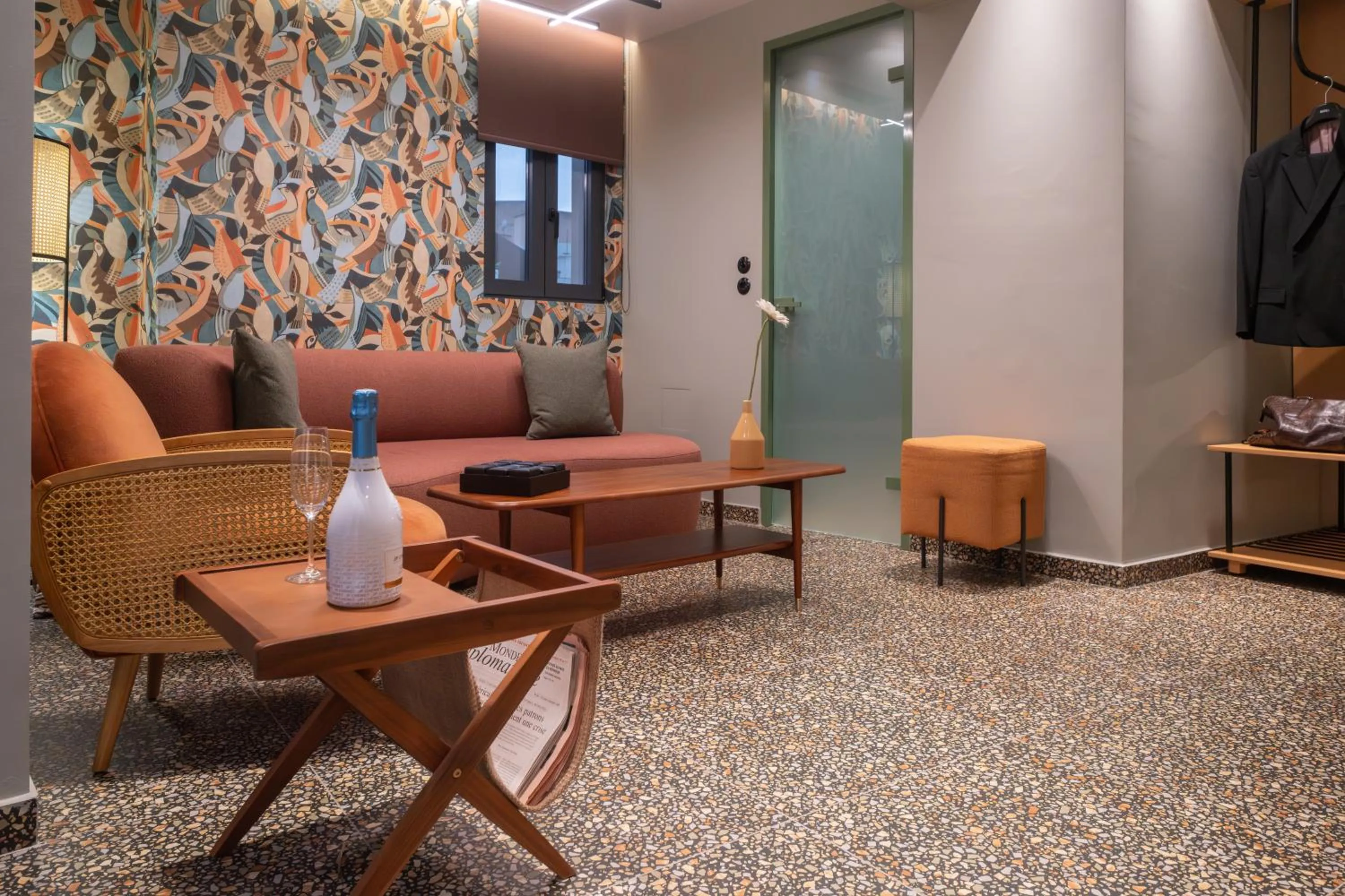 Seating area in Athens Retro