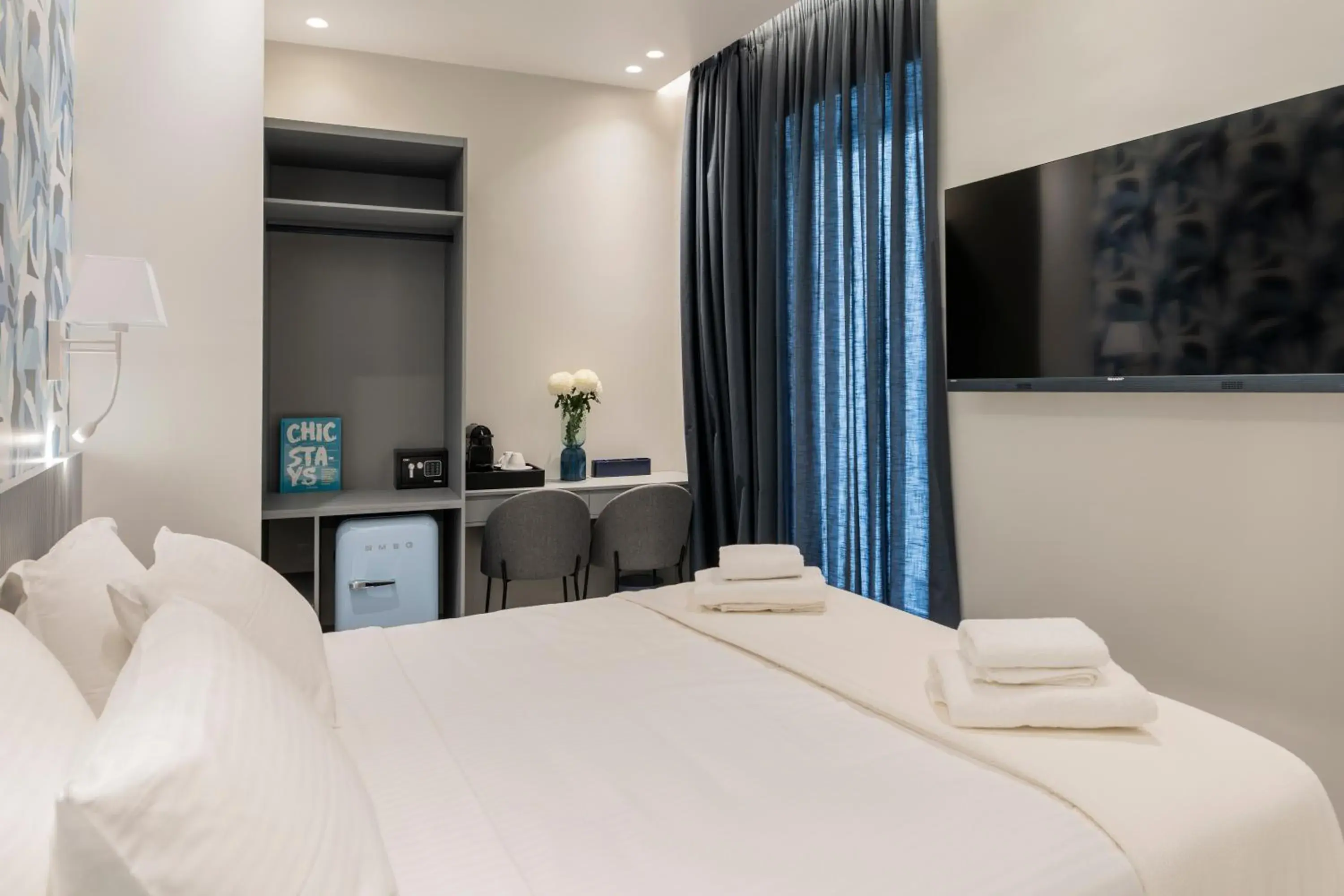 Bed in Athens Retro Bed in Athens Retro