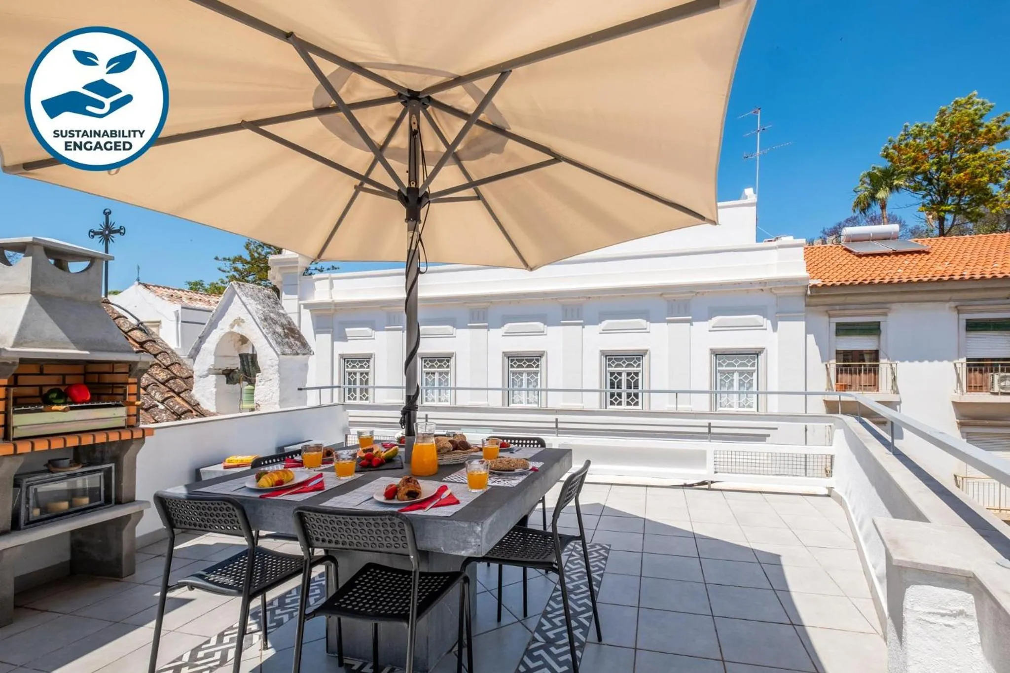 Six-Bedroom House in Townhouse Aqua-Maris by Algarve Vacation