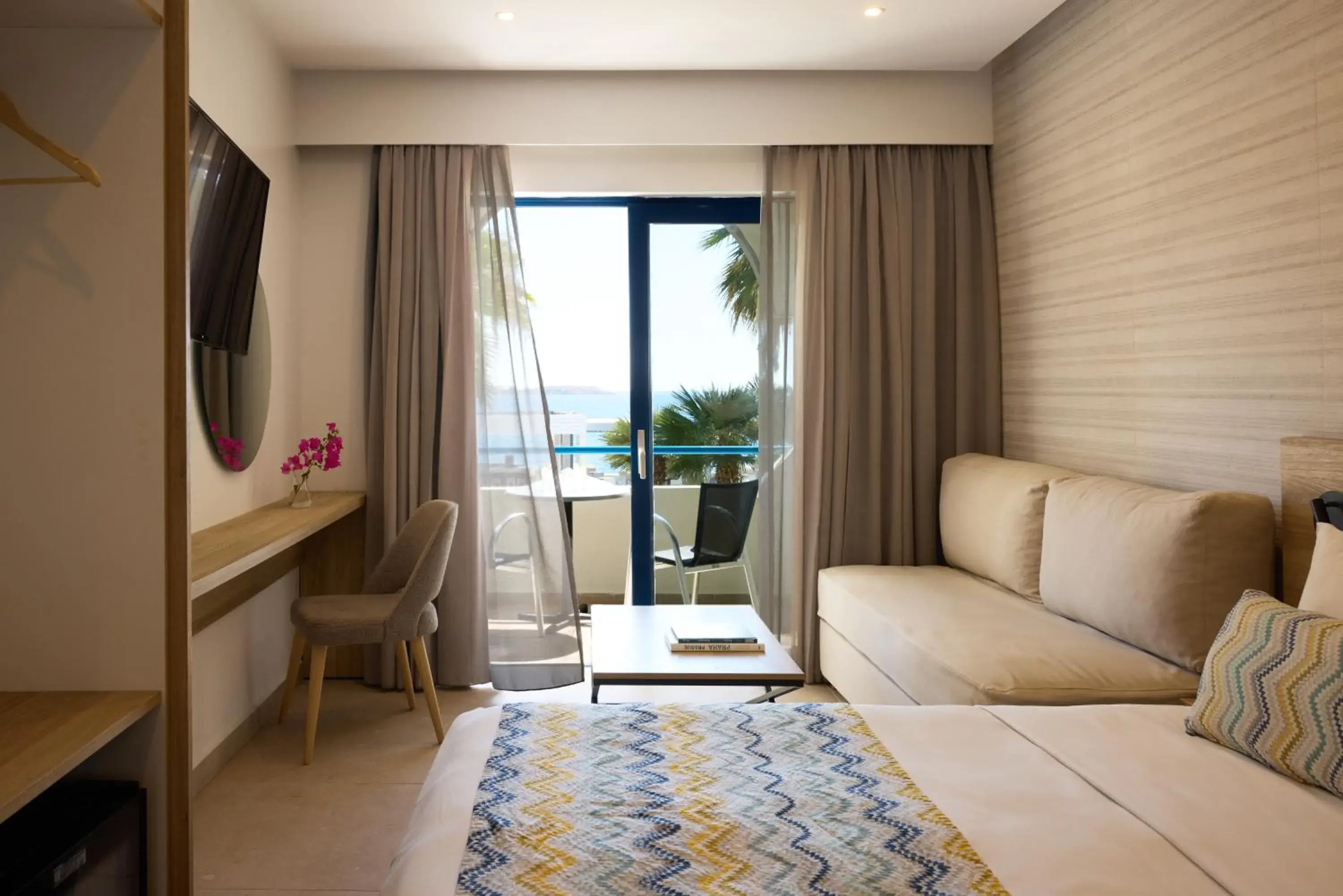 Double Room with Sea View in Sunrise Hotel Double Room with Sea View in Sunrise Hotel