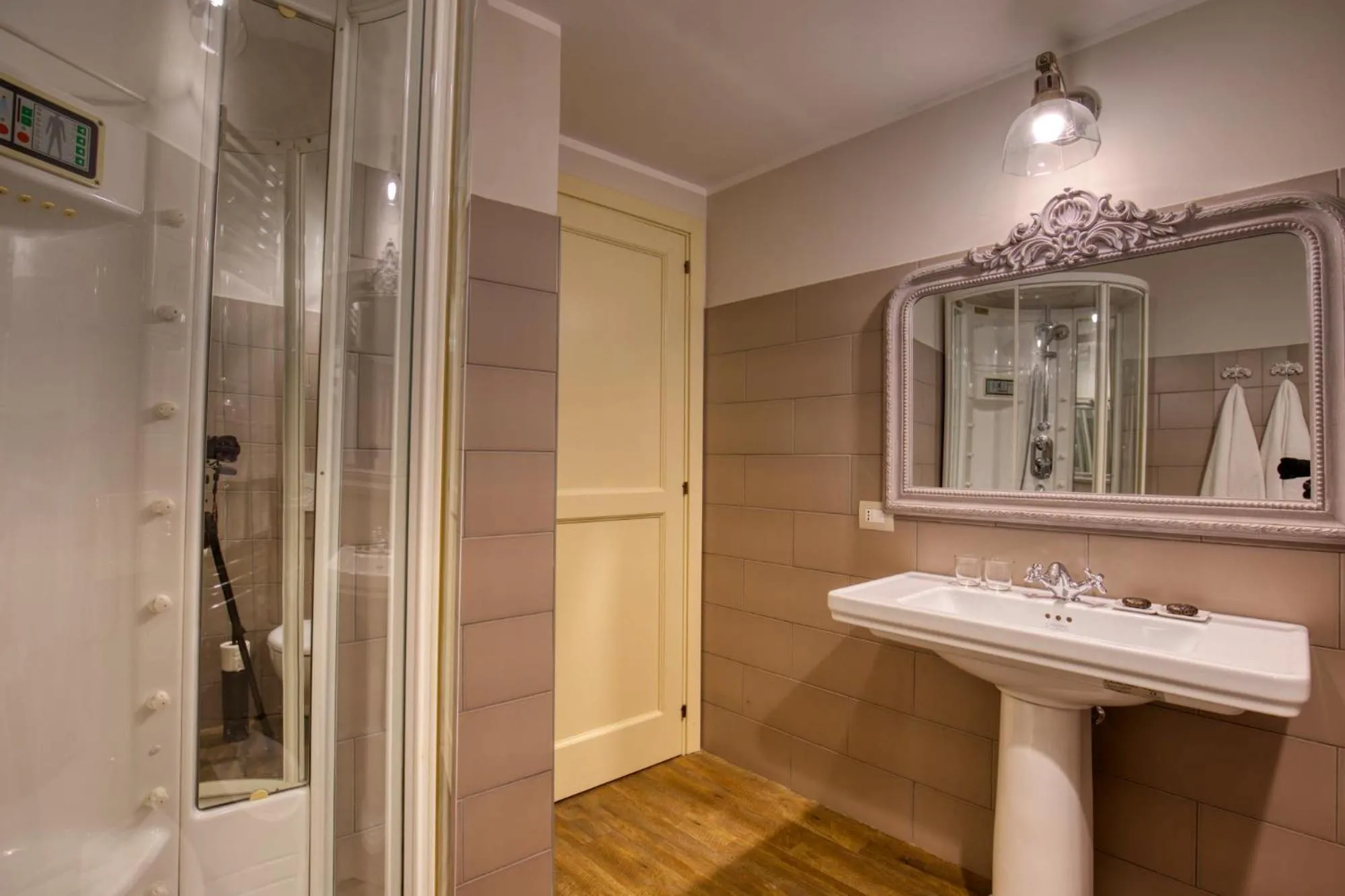 Bathroom in Corte Rossetti Le Dimore Luxury B&B