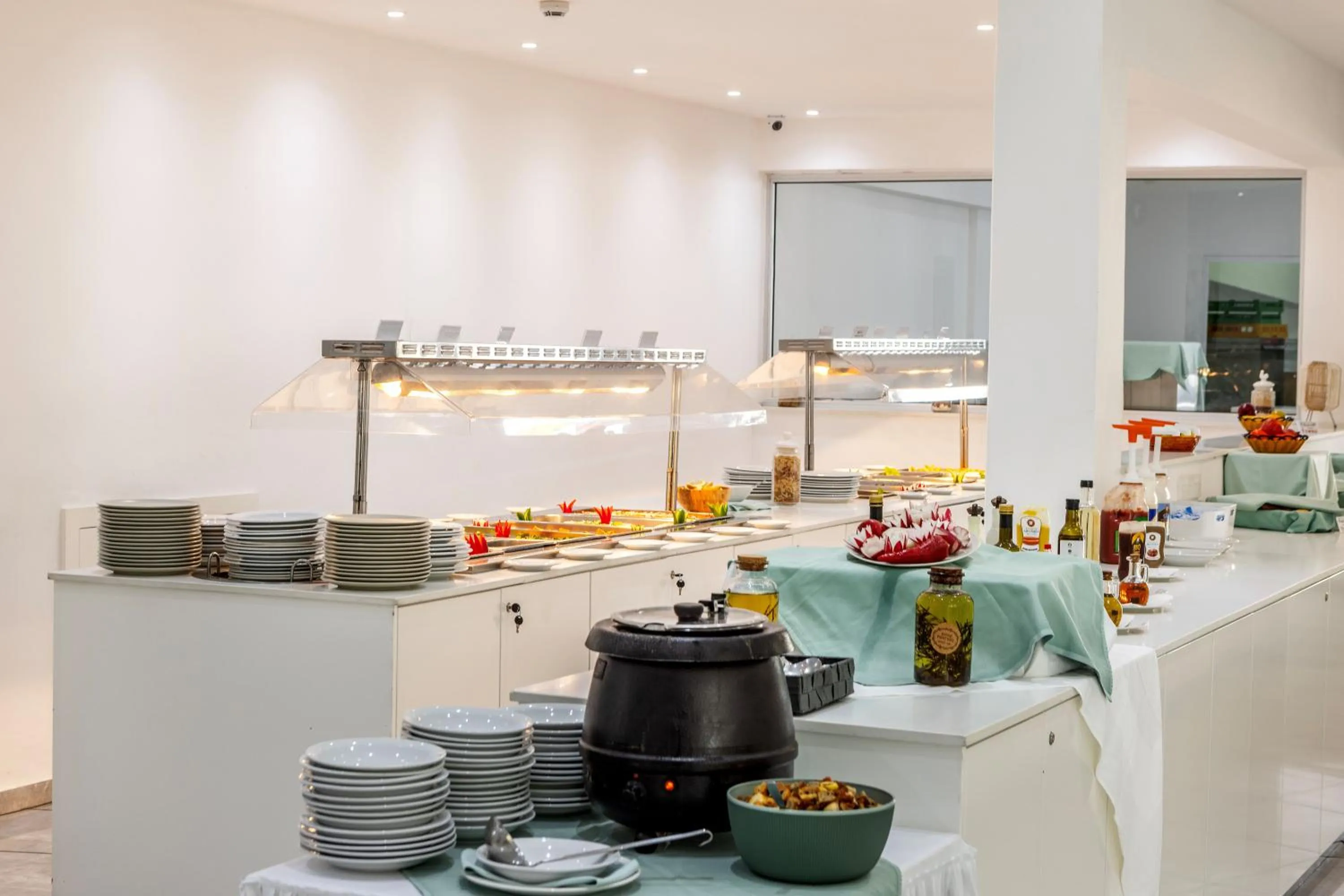 Restaurant/places to eat in Papantonia Hotel