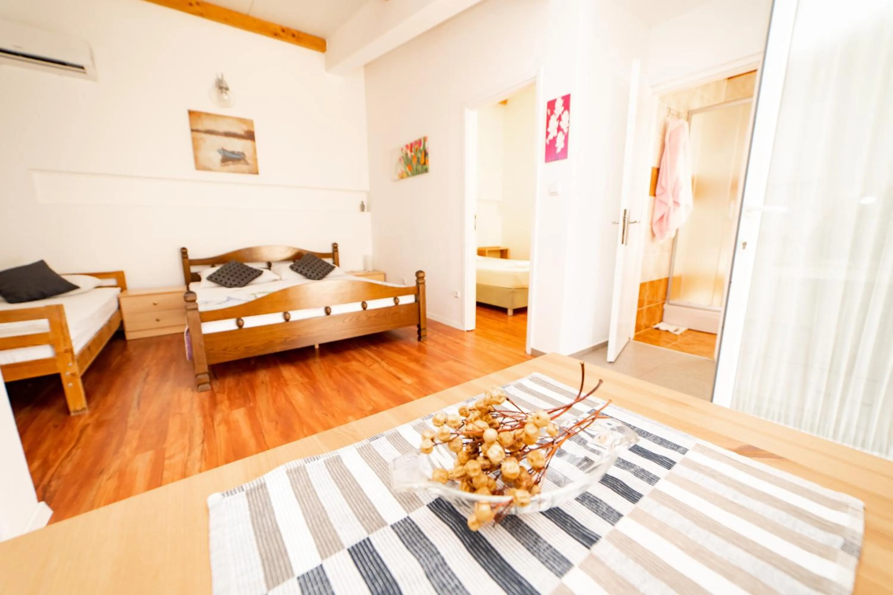 Apartment with Balcony in Guesthouse Lastavica