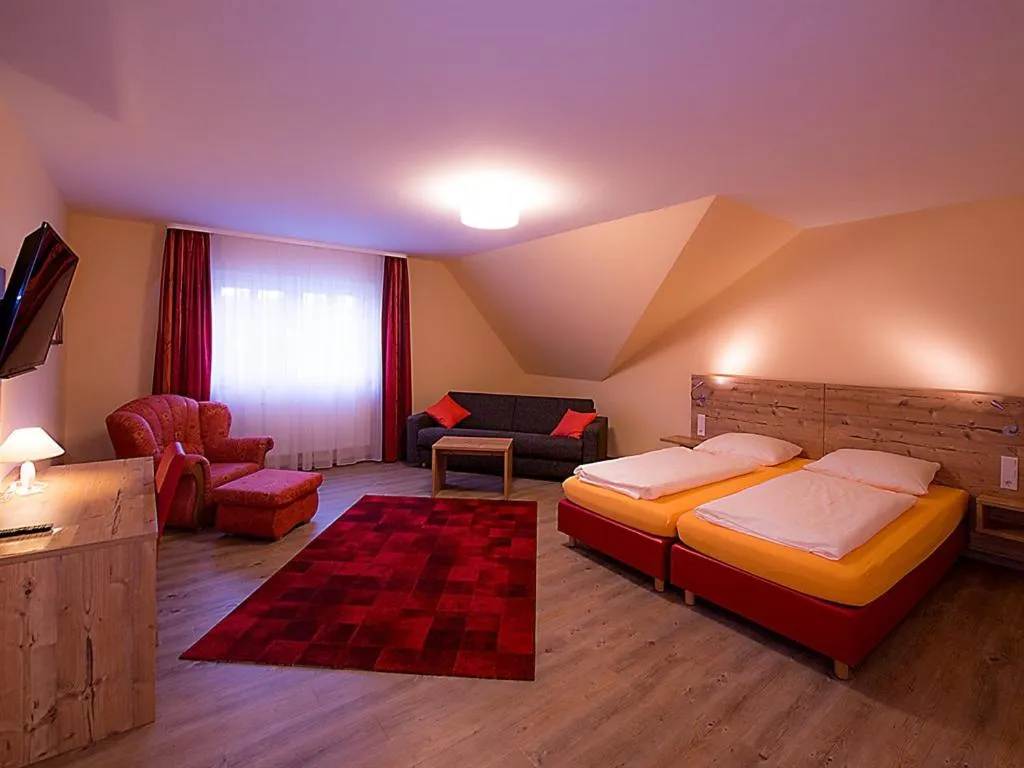 Bedroom, Bed in Landgasthof Schwarzes Roß