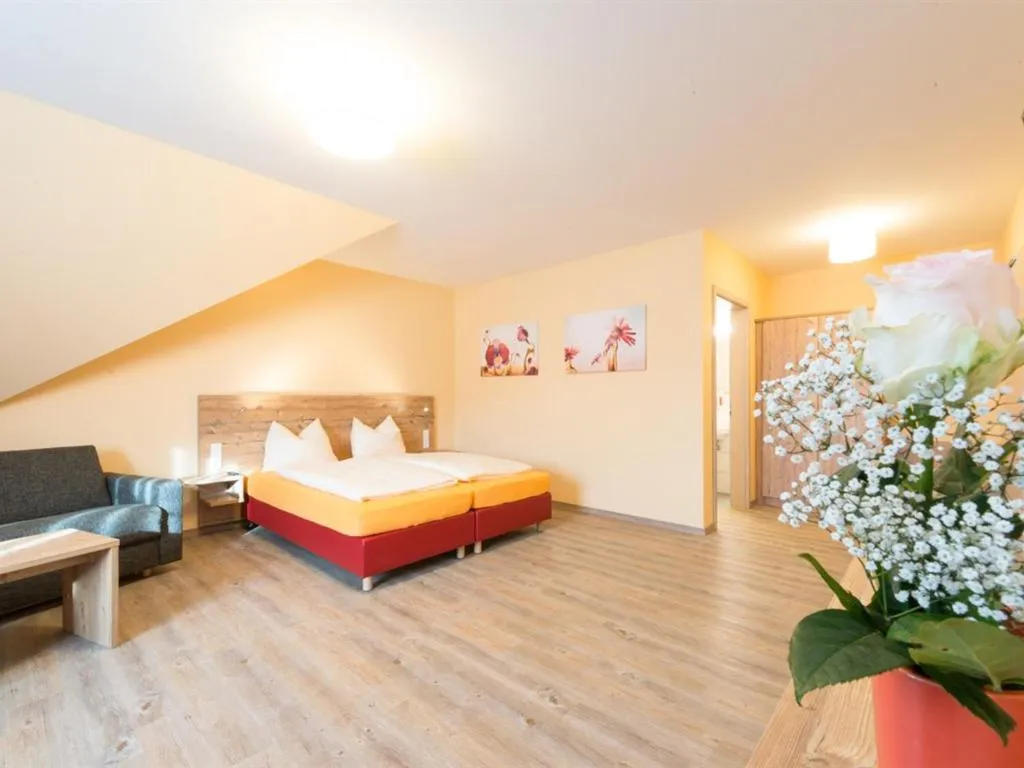 Bedroom, Bed in Landgasthof Schwarzes Roß