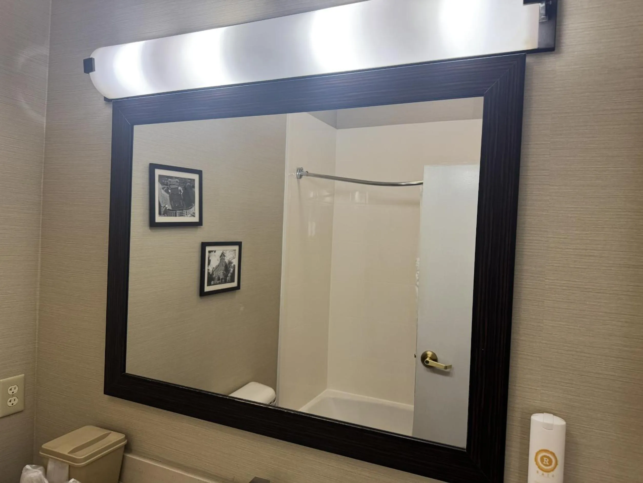 Bathroom in CASINO INN AND SUITES TUNICA RESORTs