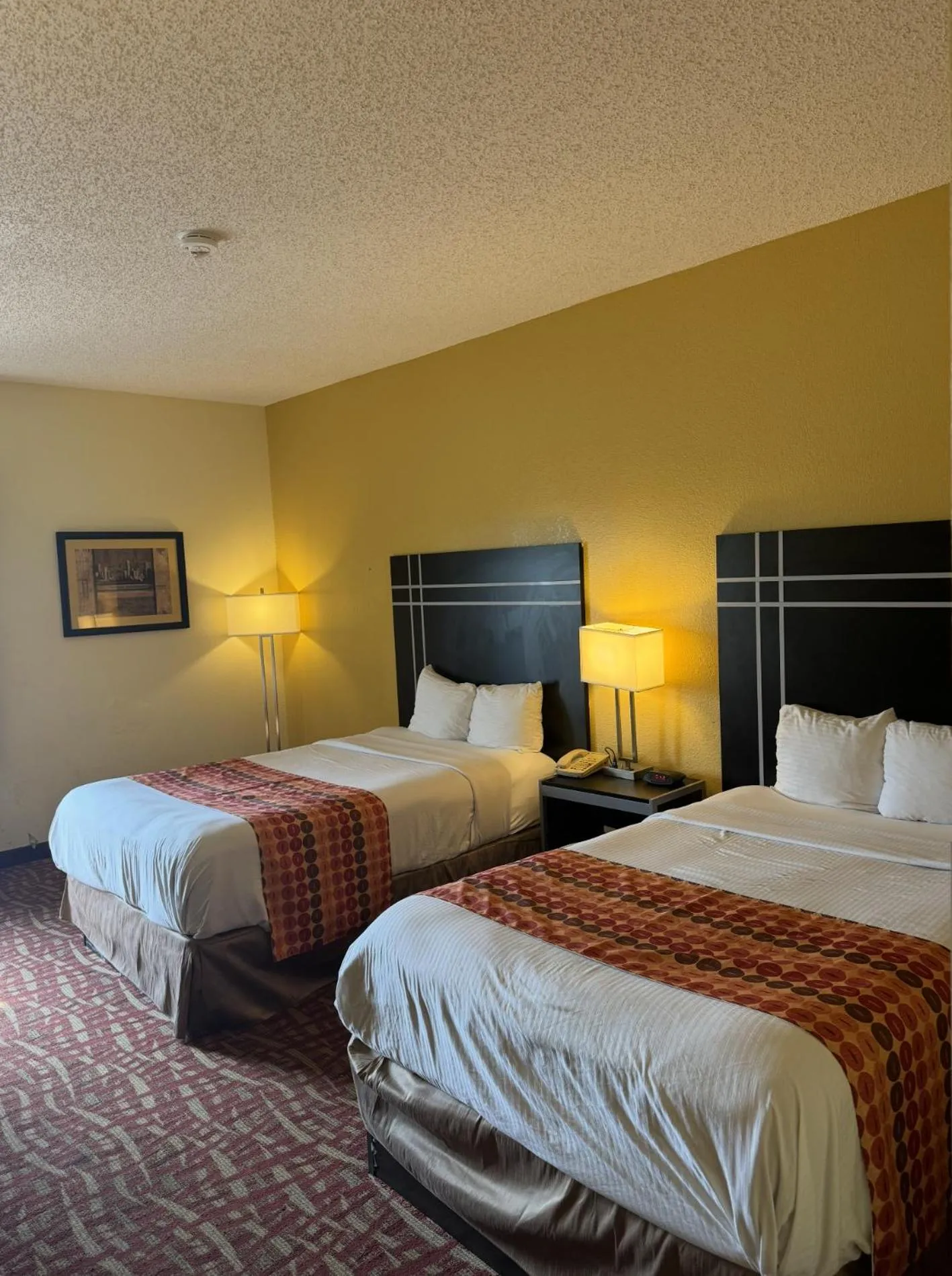 Bed in CASINO INN AND SUITES TUNICA RESORTs