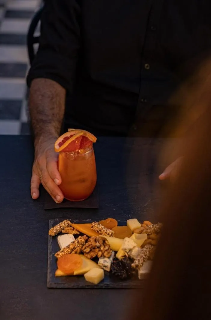 Restaurant/places to eat in The Oscar Olympic Hotel