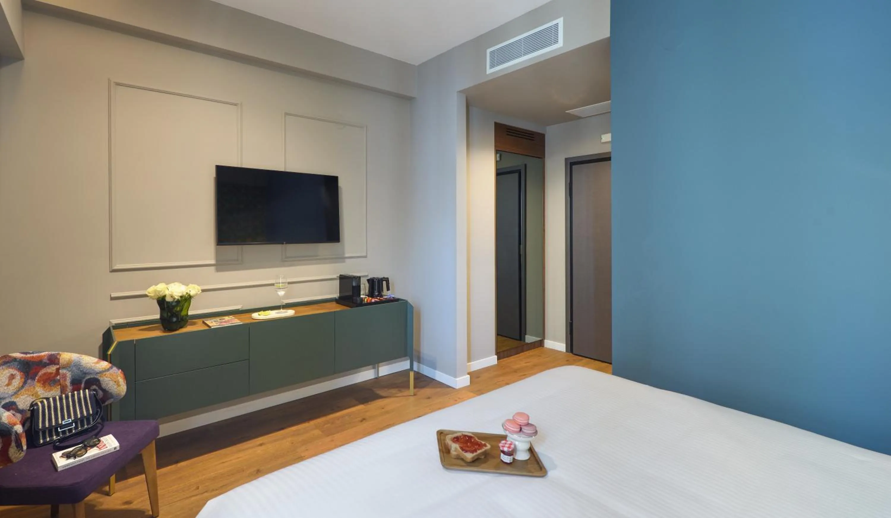 Bed in The Oscar Olympic Hotel