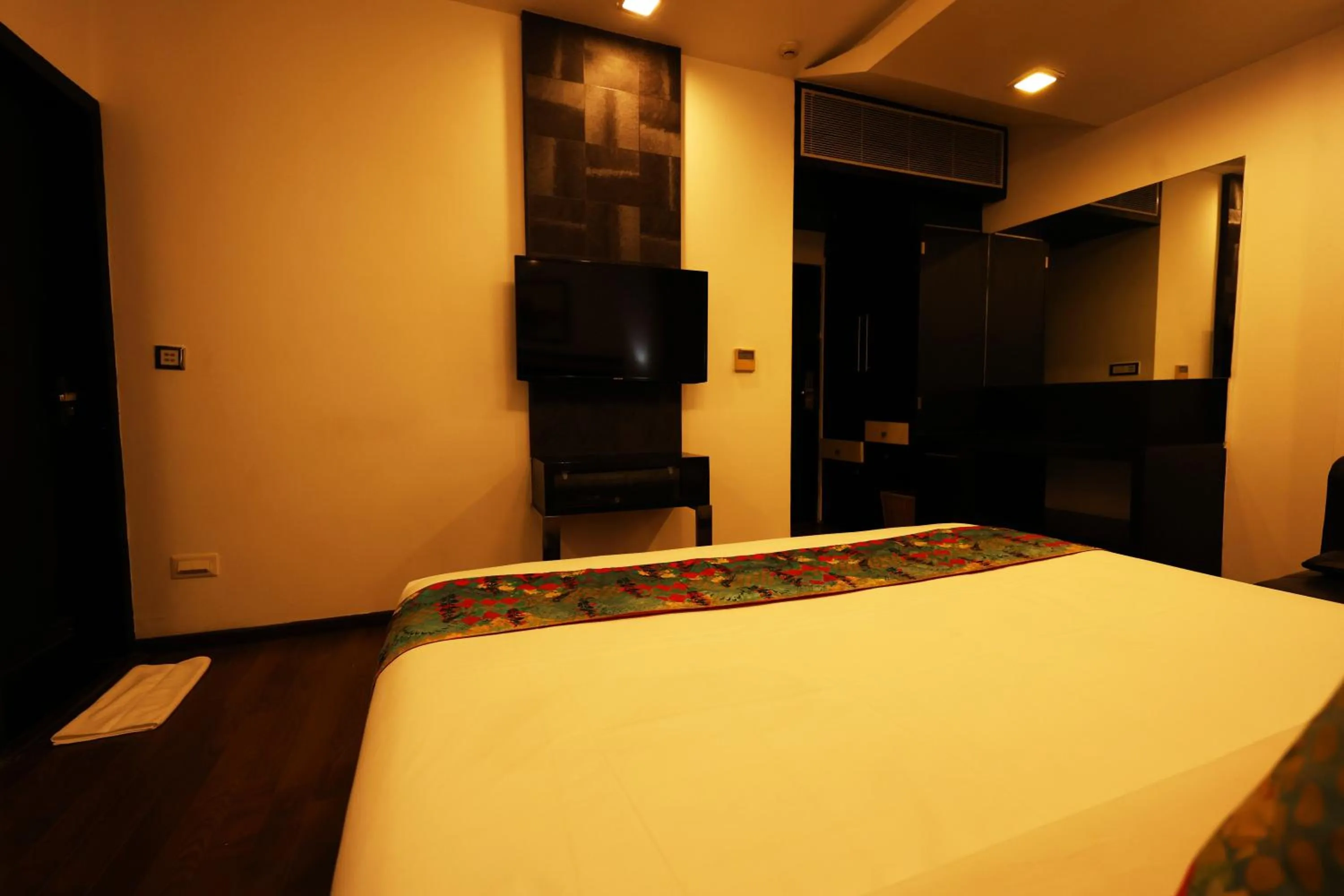 Photo of the whole room, Bed in Purple Brigade, Bangalore