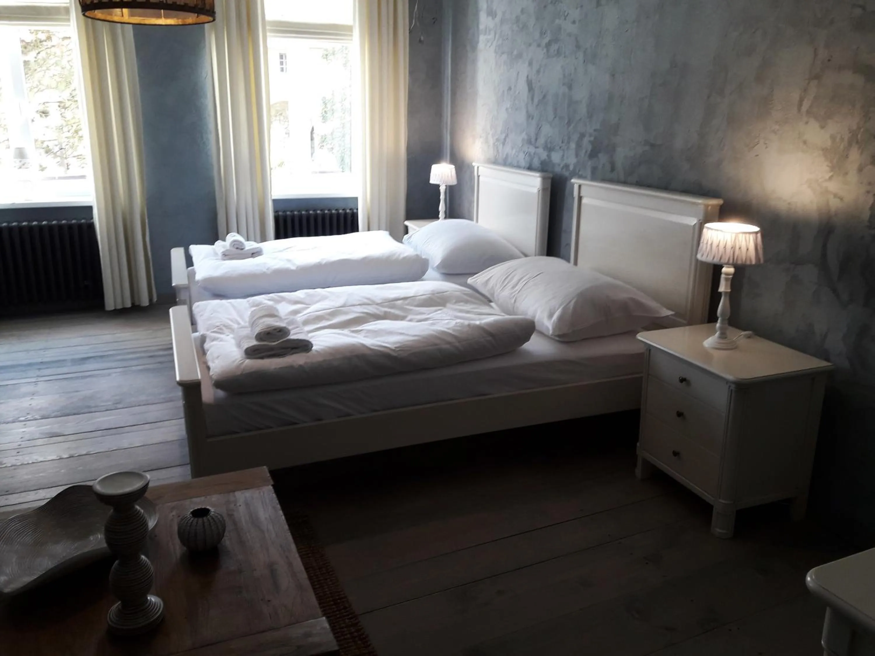 Day, Bed in Apartments Rose Garden