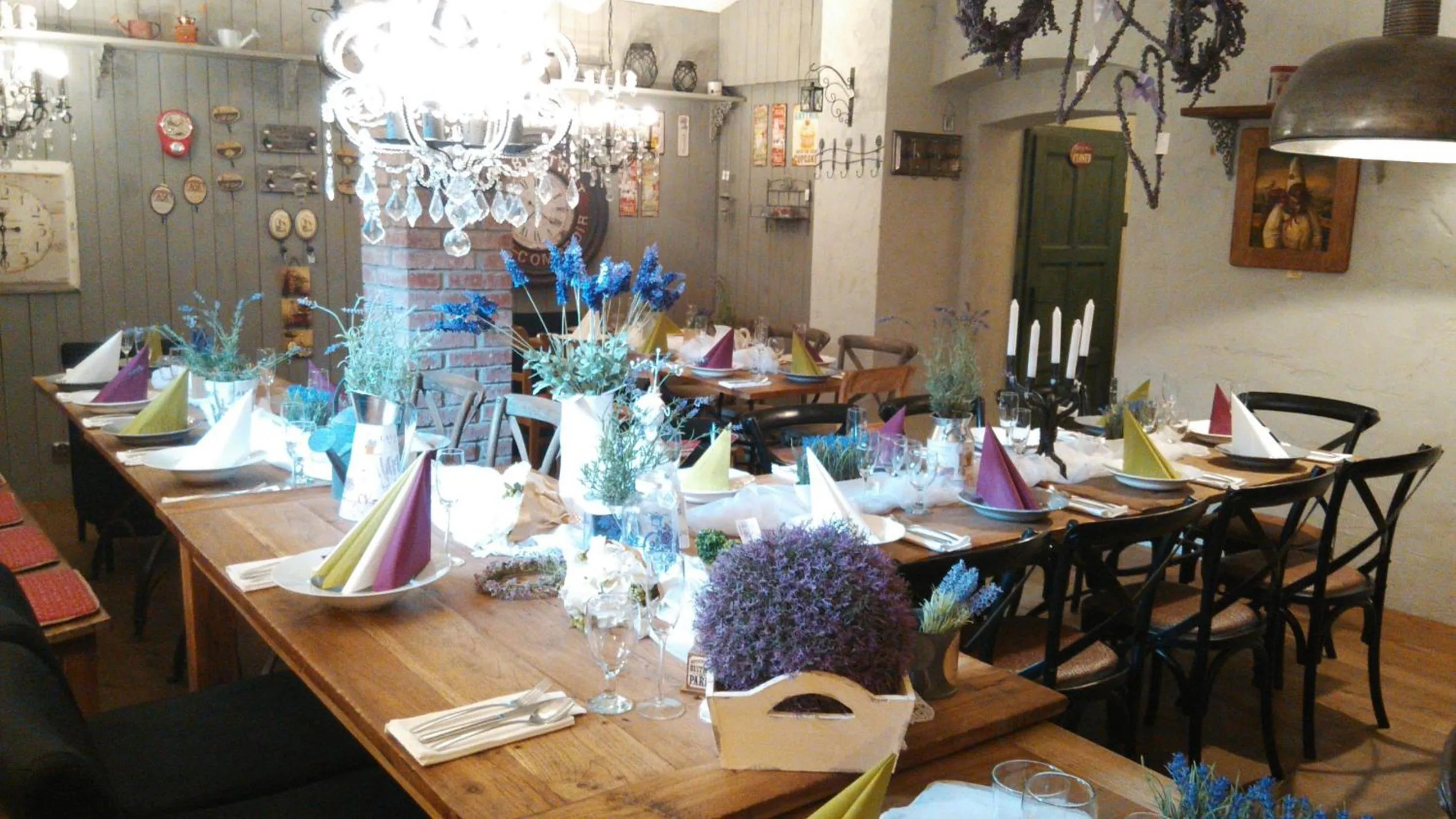 Restaurant/places to eat in Apartments Rose Garden