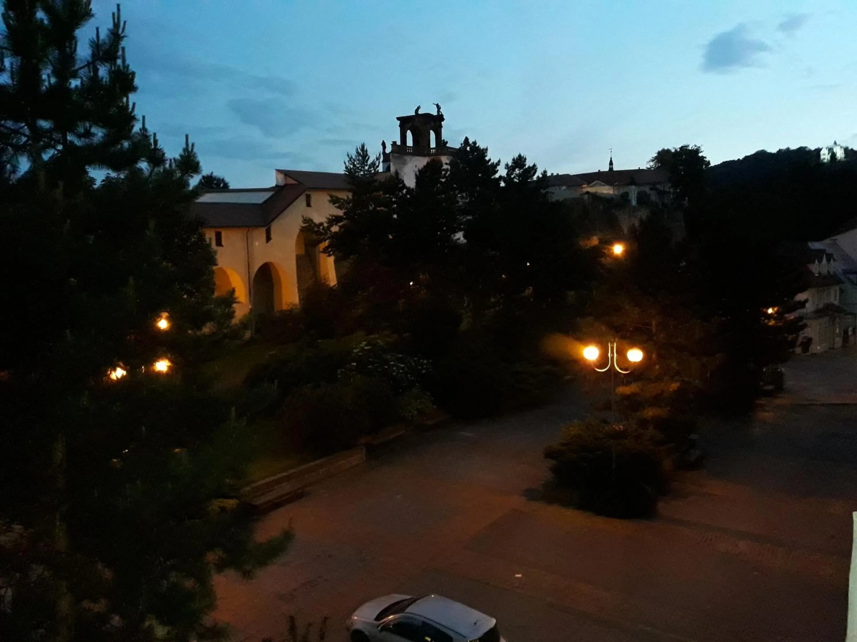 Sunrise in Apartments Rose Garden