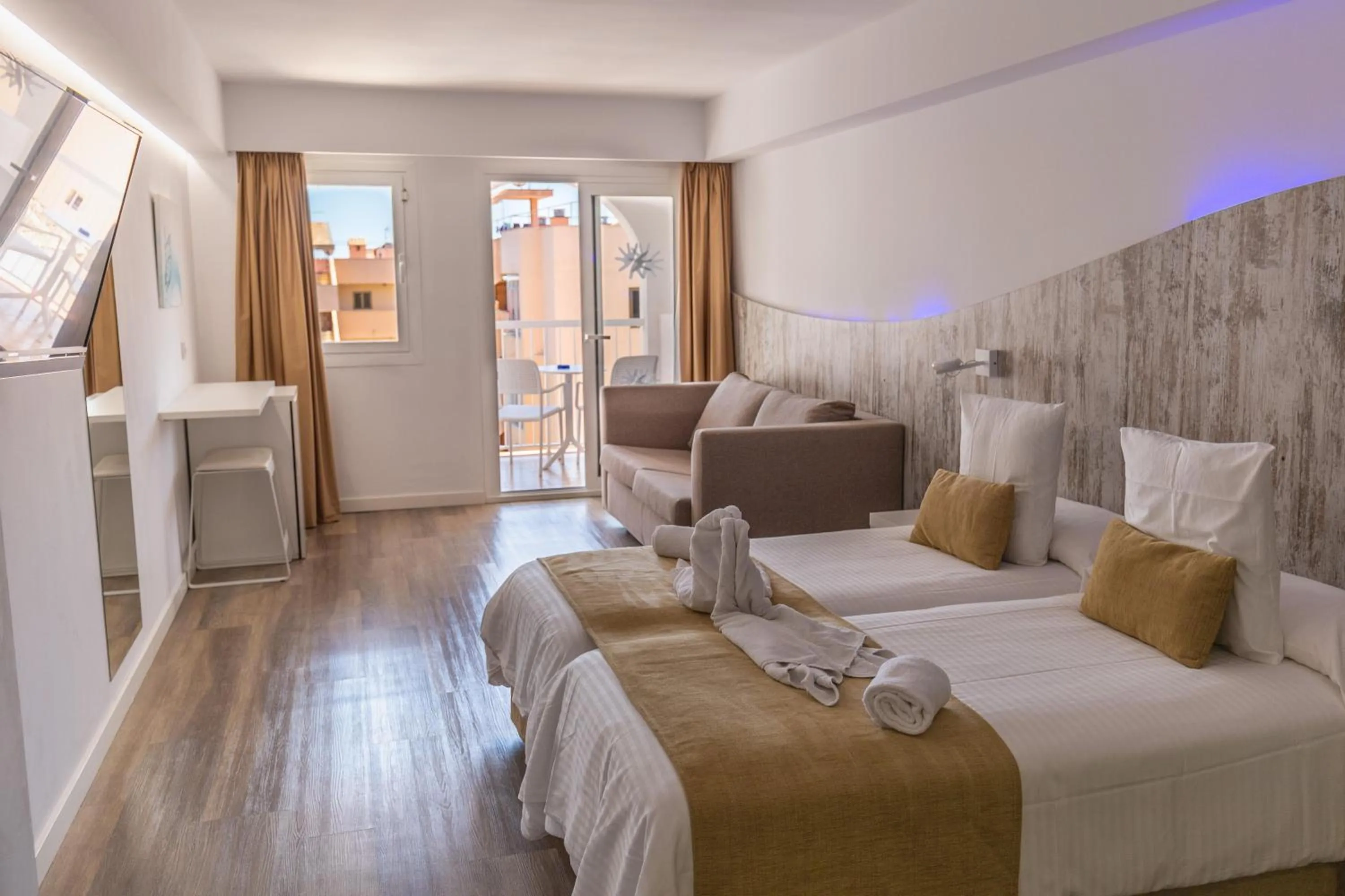 Balcony/Terrace, Bed in BQ Cala Ratjada