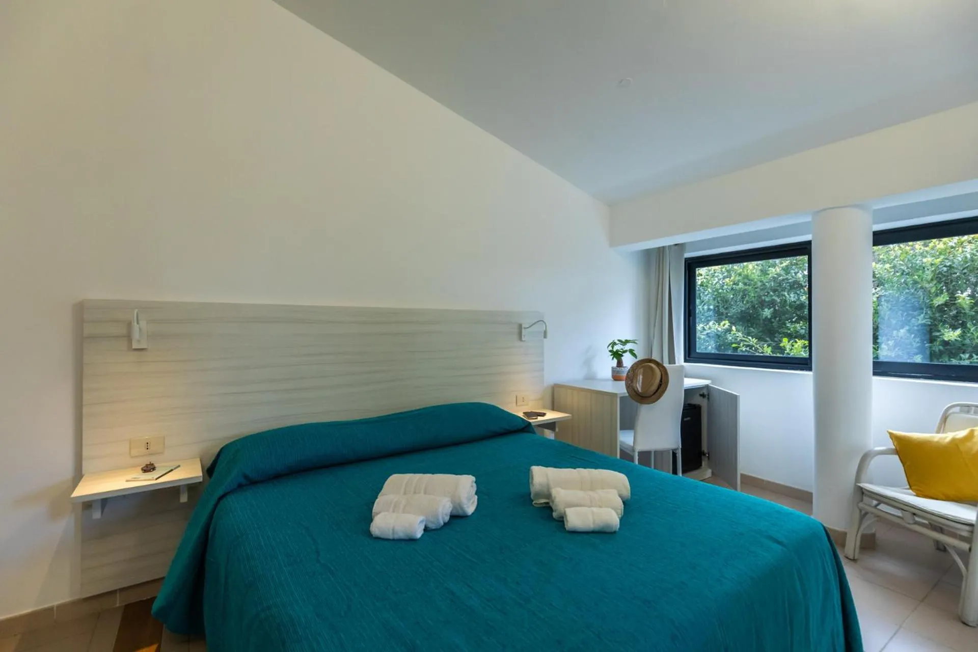Photo of the whole room, Bed in La Meridiana