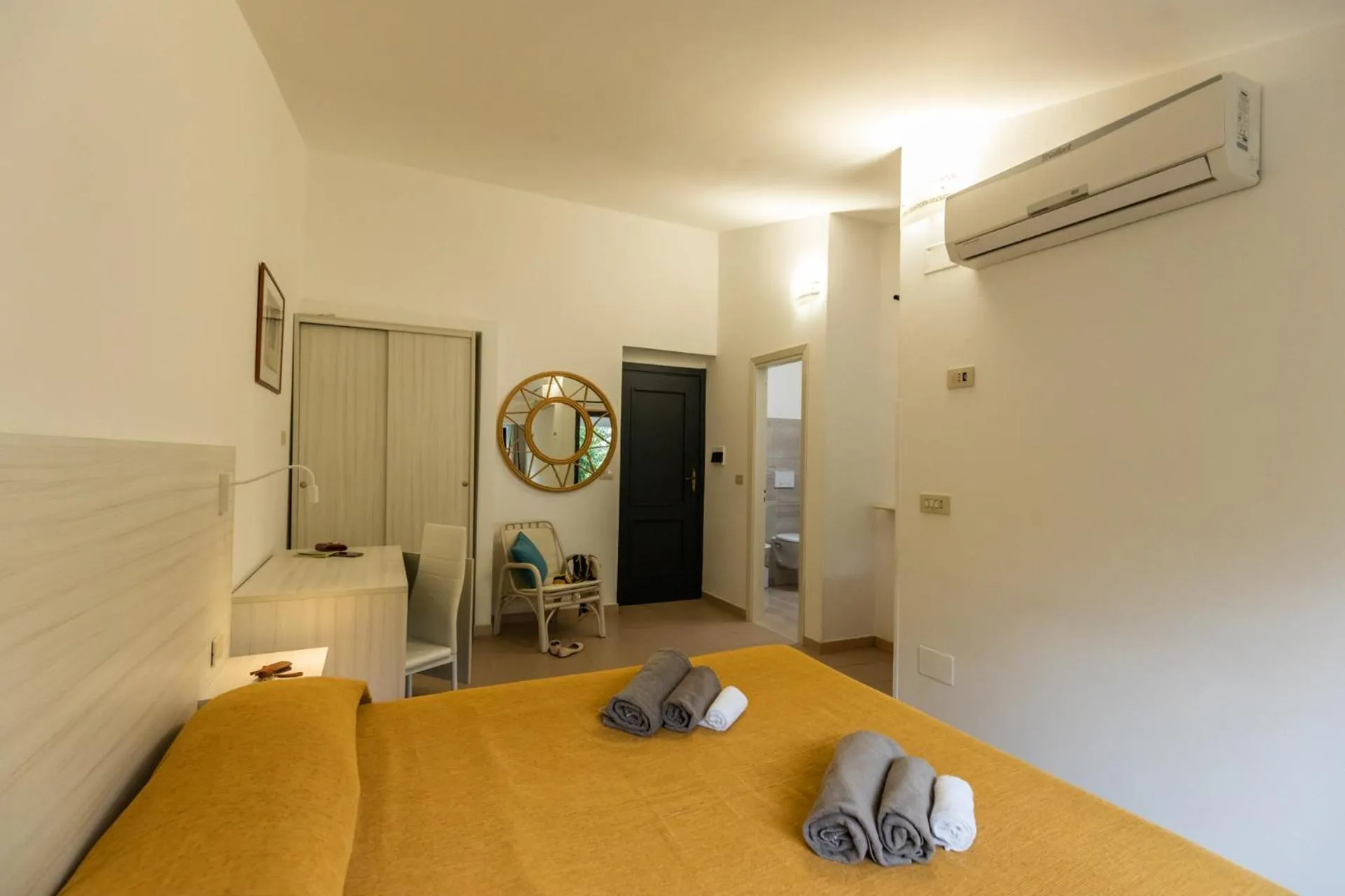 Bedroom, Bed in La Meridiana