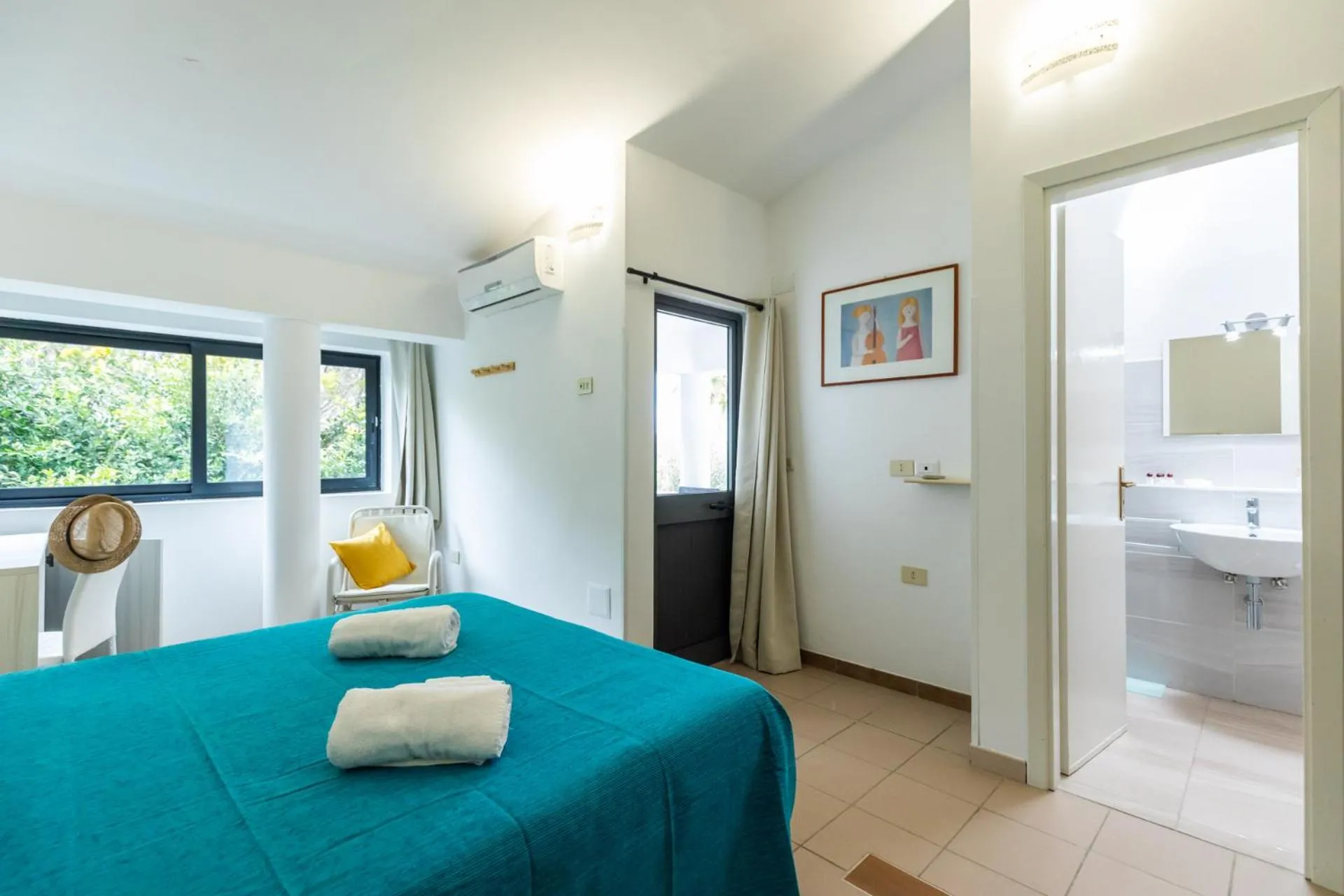 Photo of the whole room, Bed in La Meridiana
