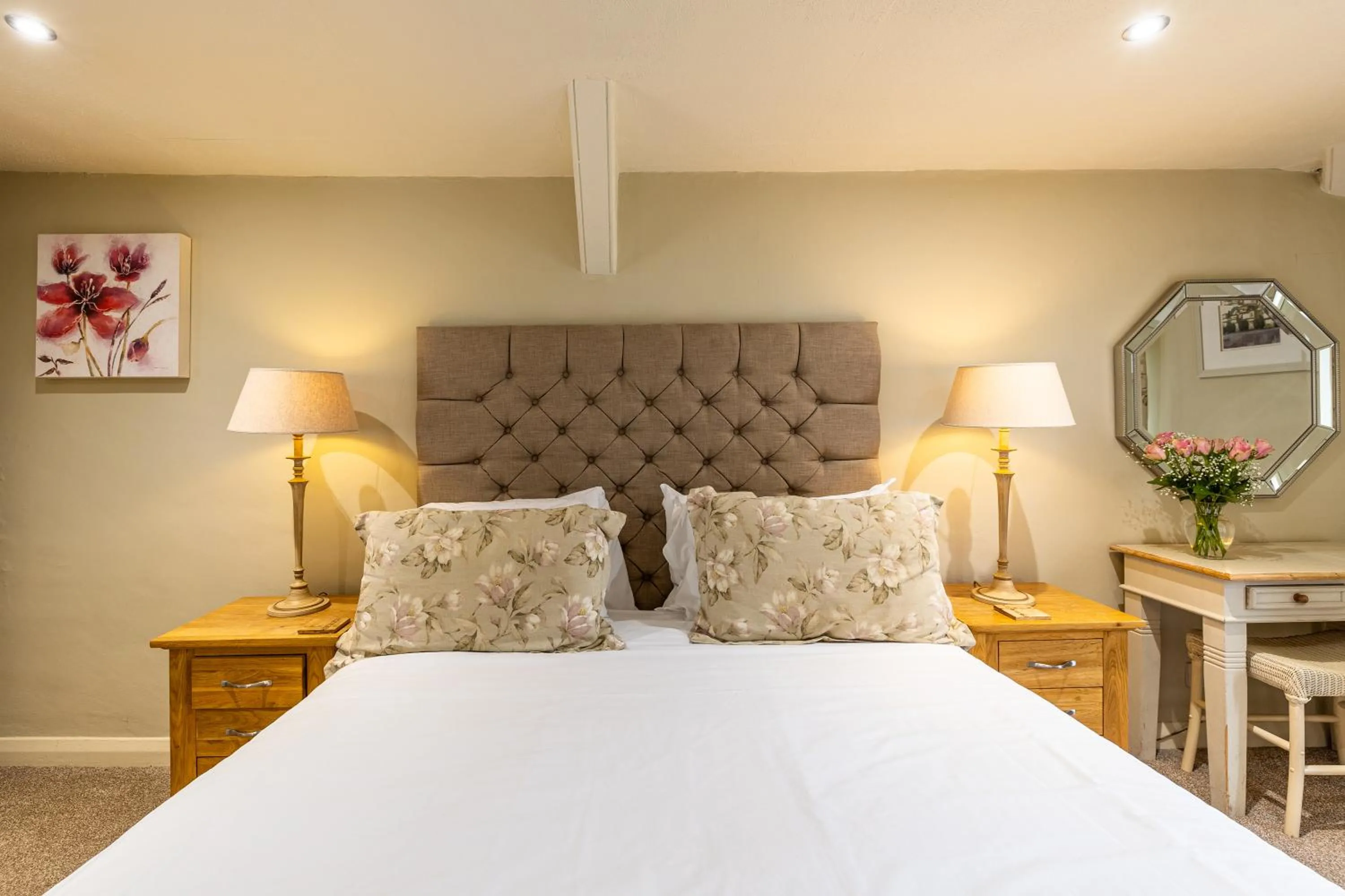 Bedroom, Bed in The Old Forge