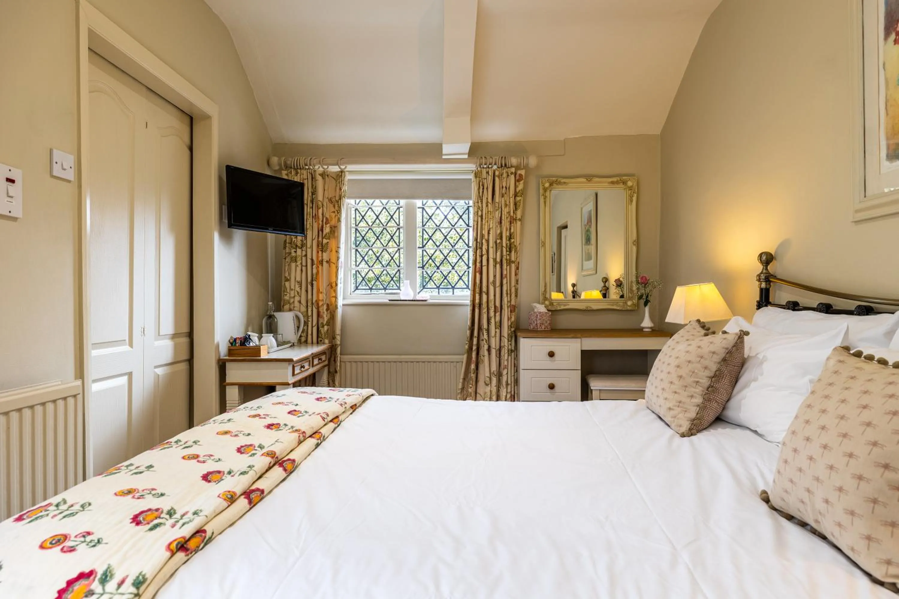 Bedroom, Bed in The Old Forge