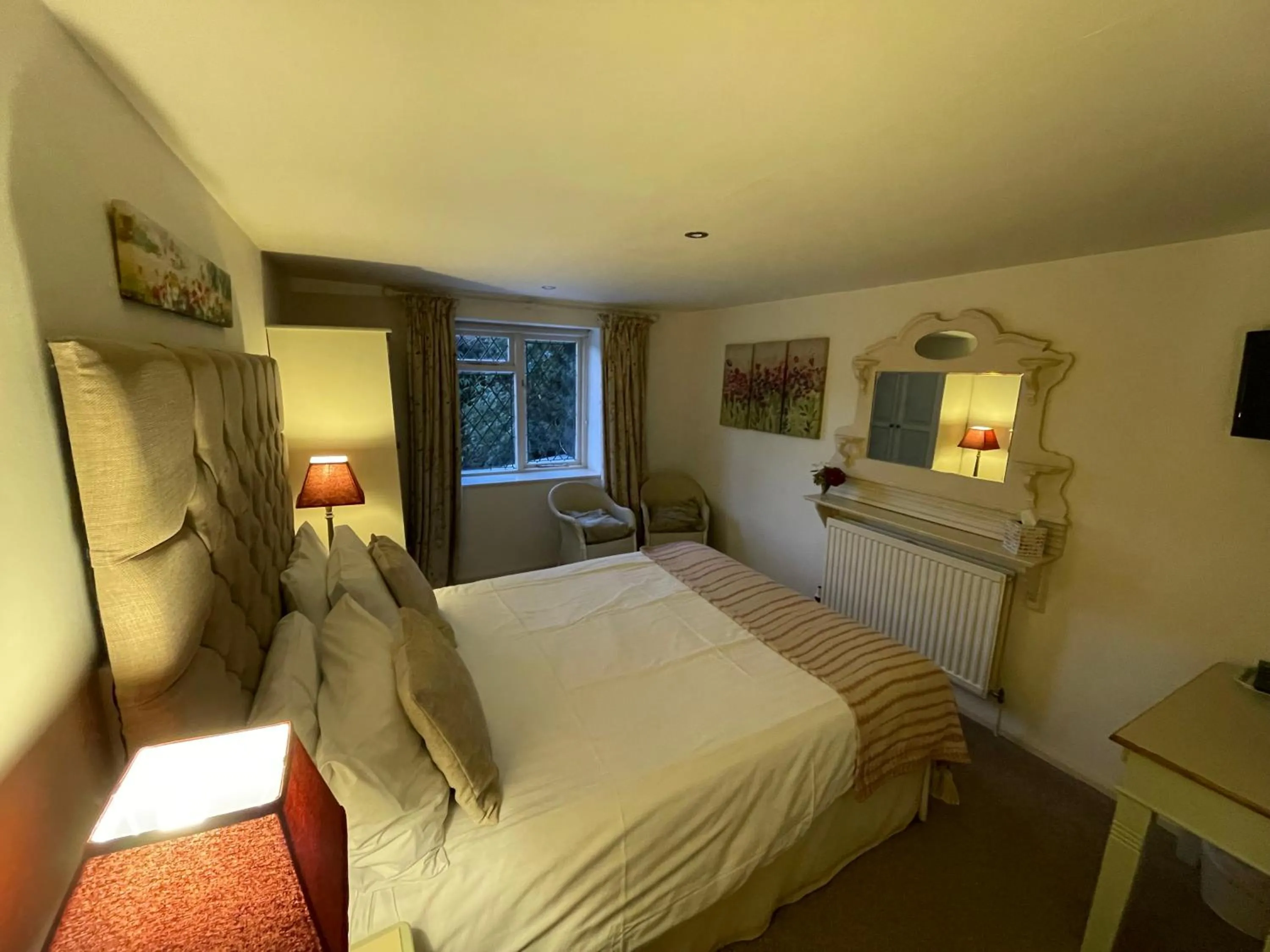 Bedroom, Bed in The Old Forge
