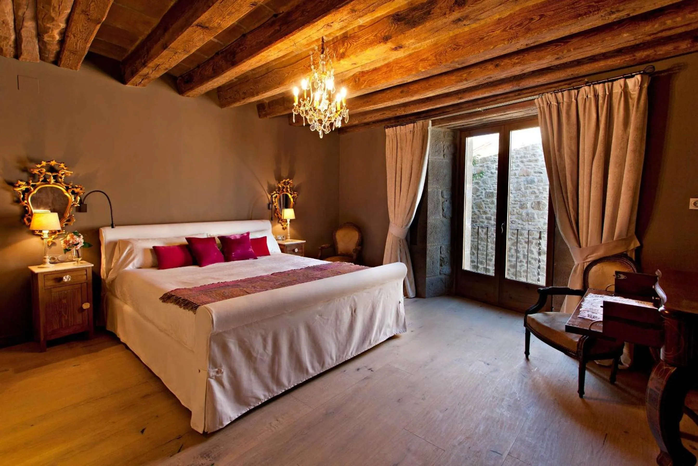 Bedroom, Bed in La Vella Farga Hotel