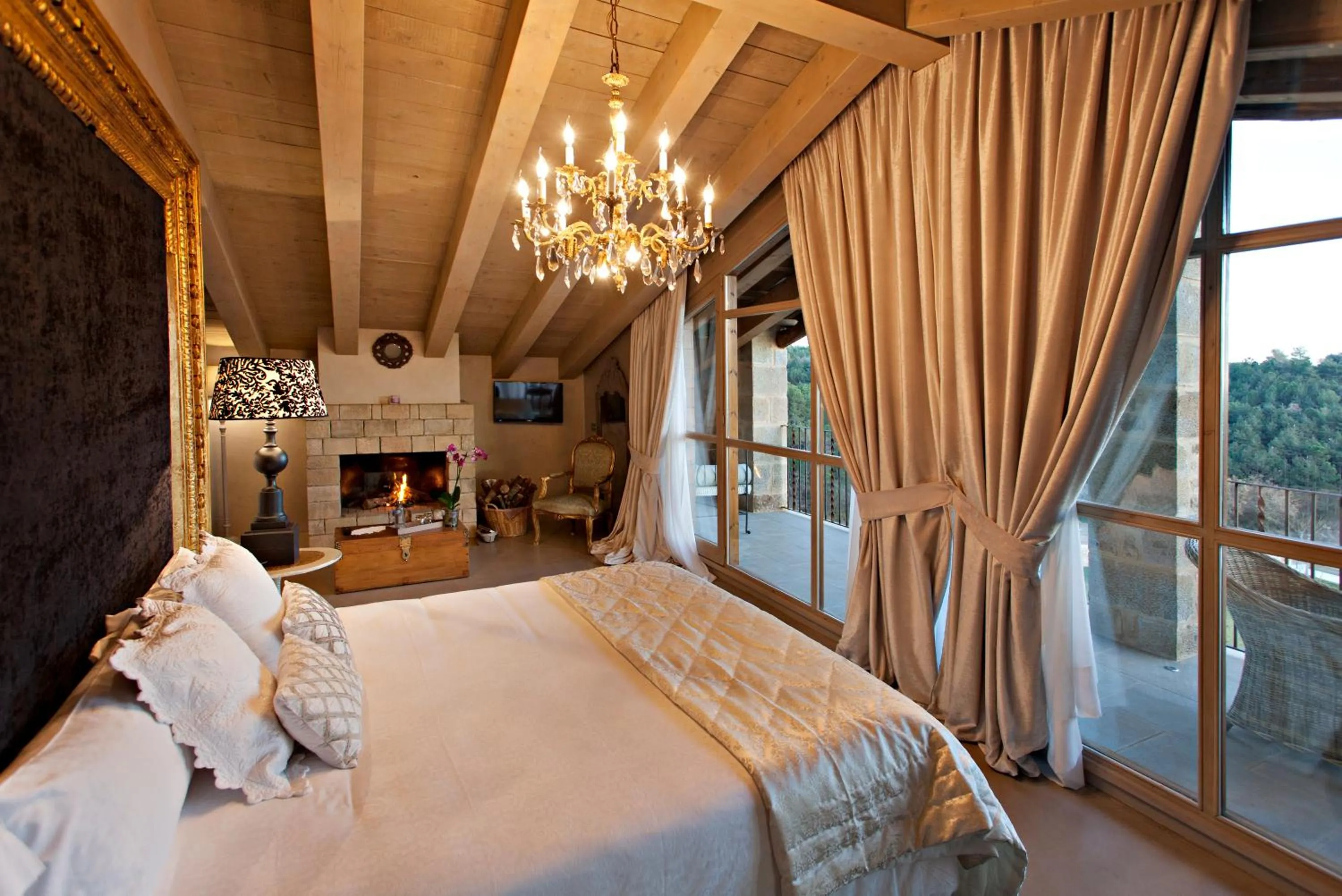 Bed in La Vella Farga Hotel