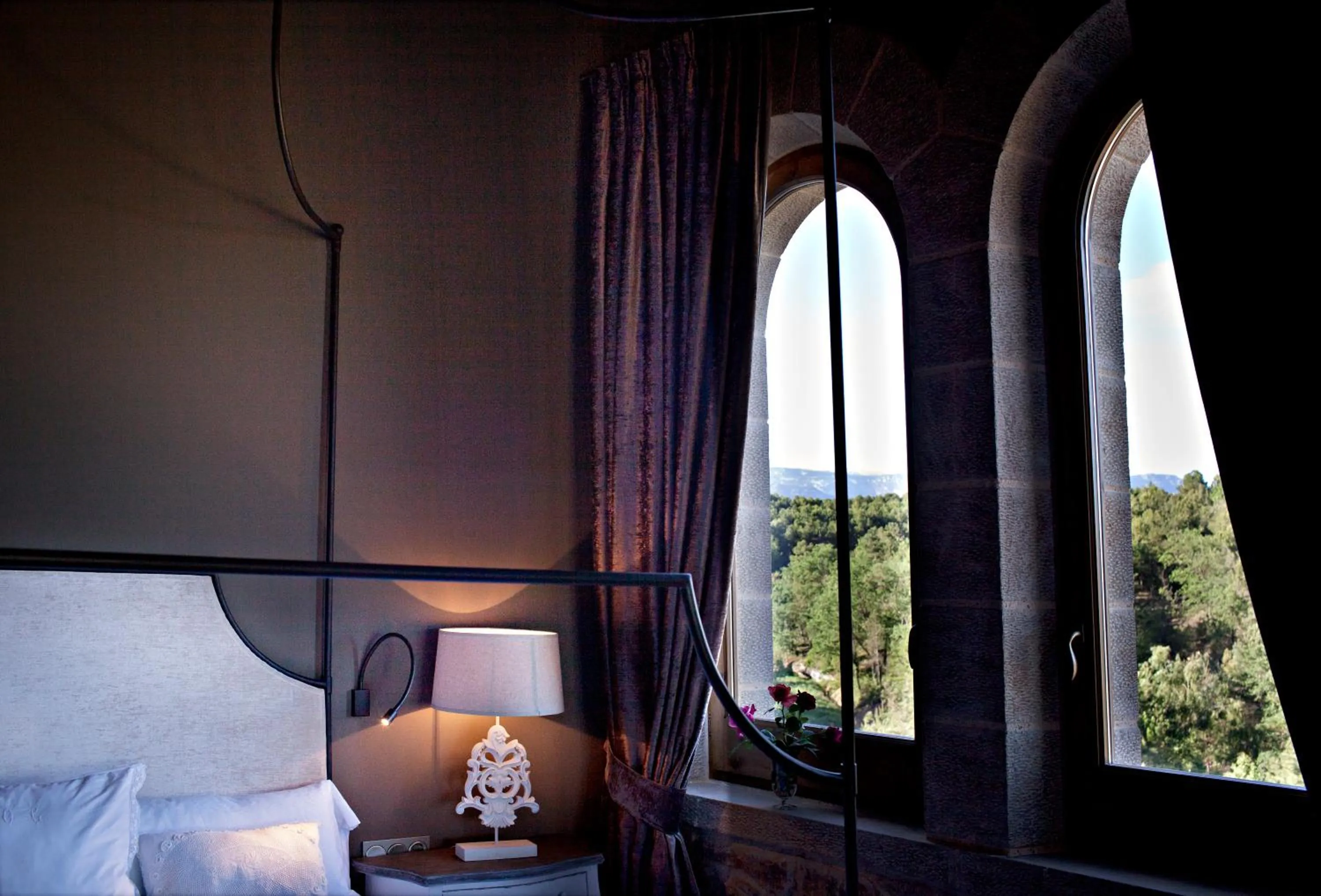 Property building, Bed in La Vella Farga Hotel