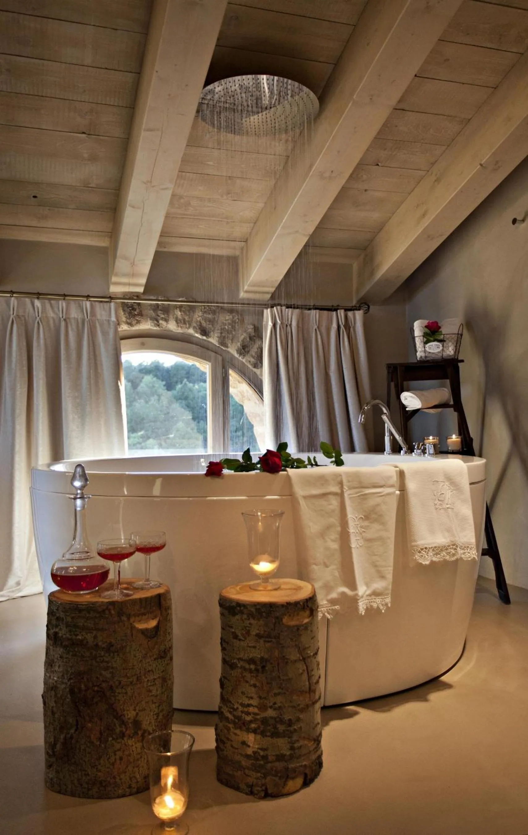Bathroom, Bed in La Vella Farga Hotel