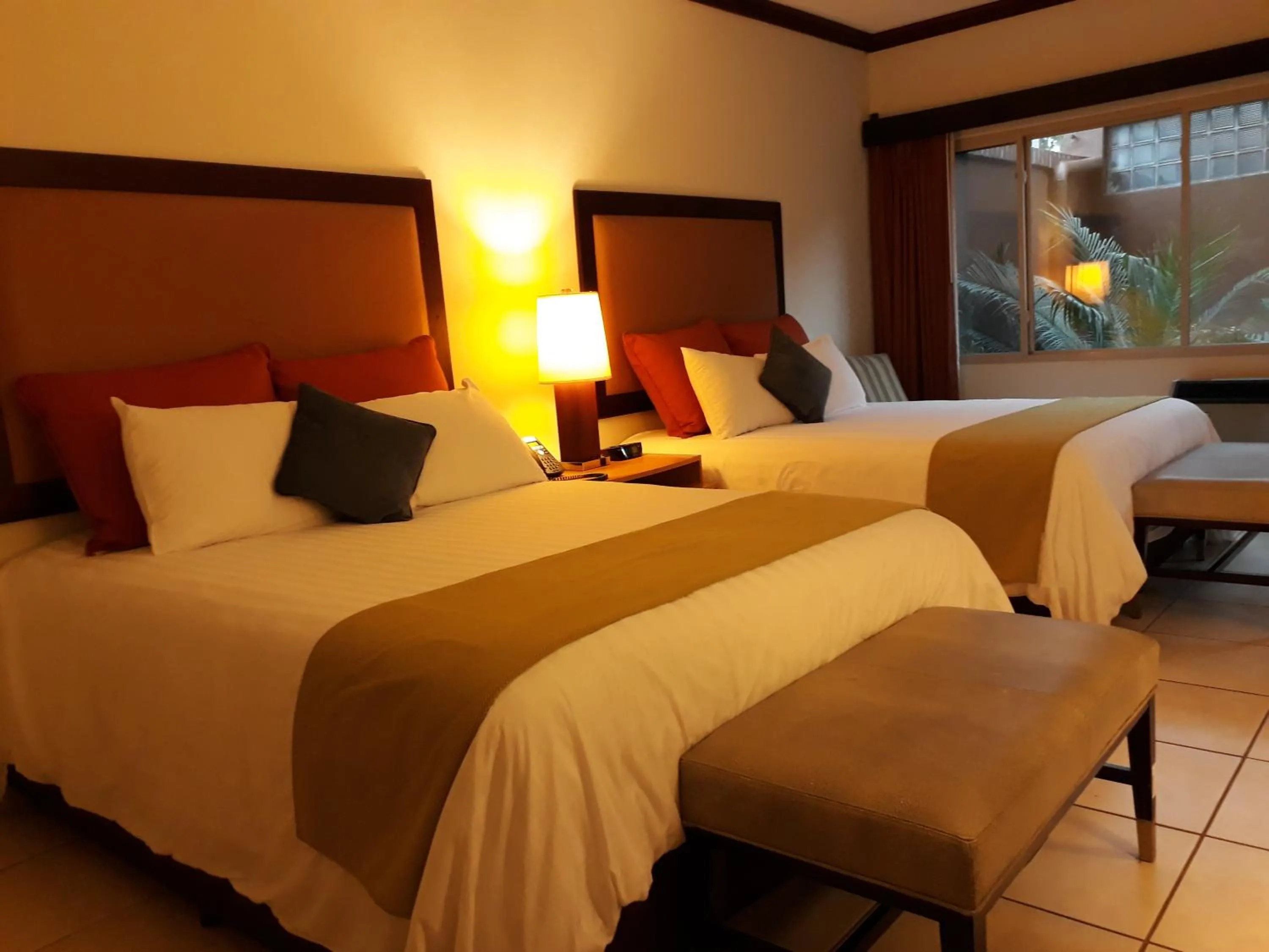 Winter, Bed in Humuya Inn