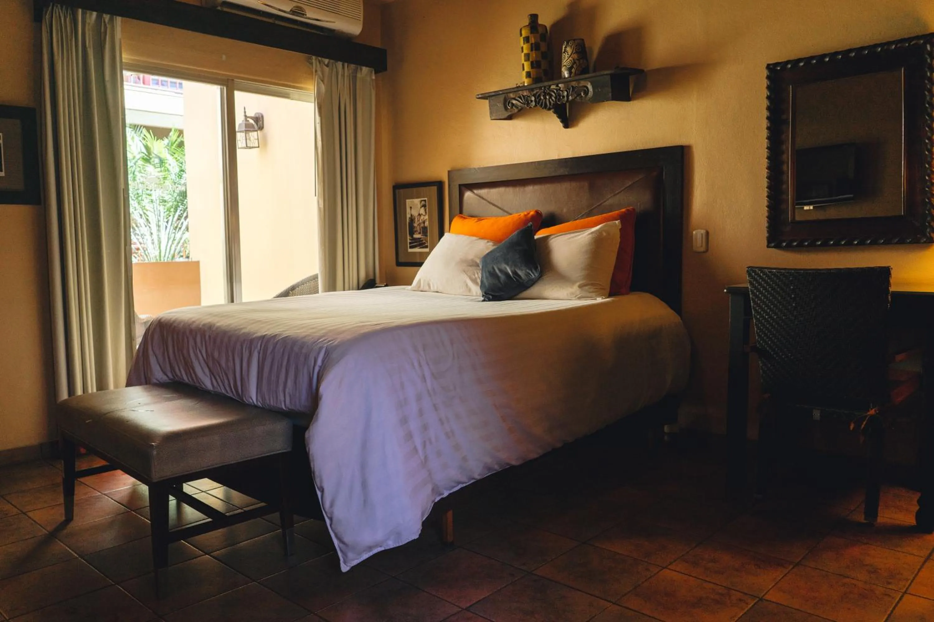 Winter, Bed in Humuya Inn