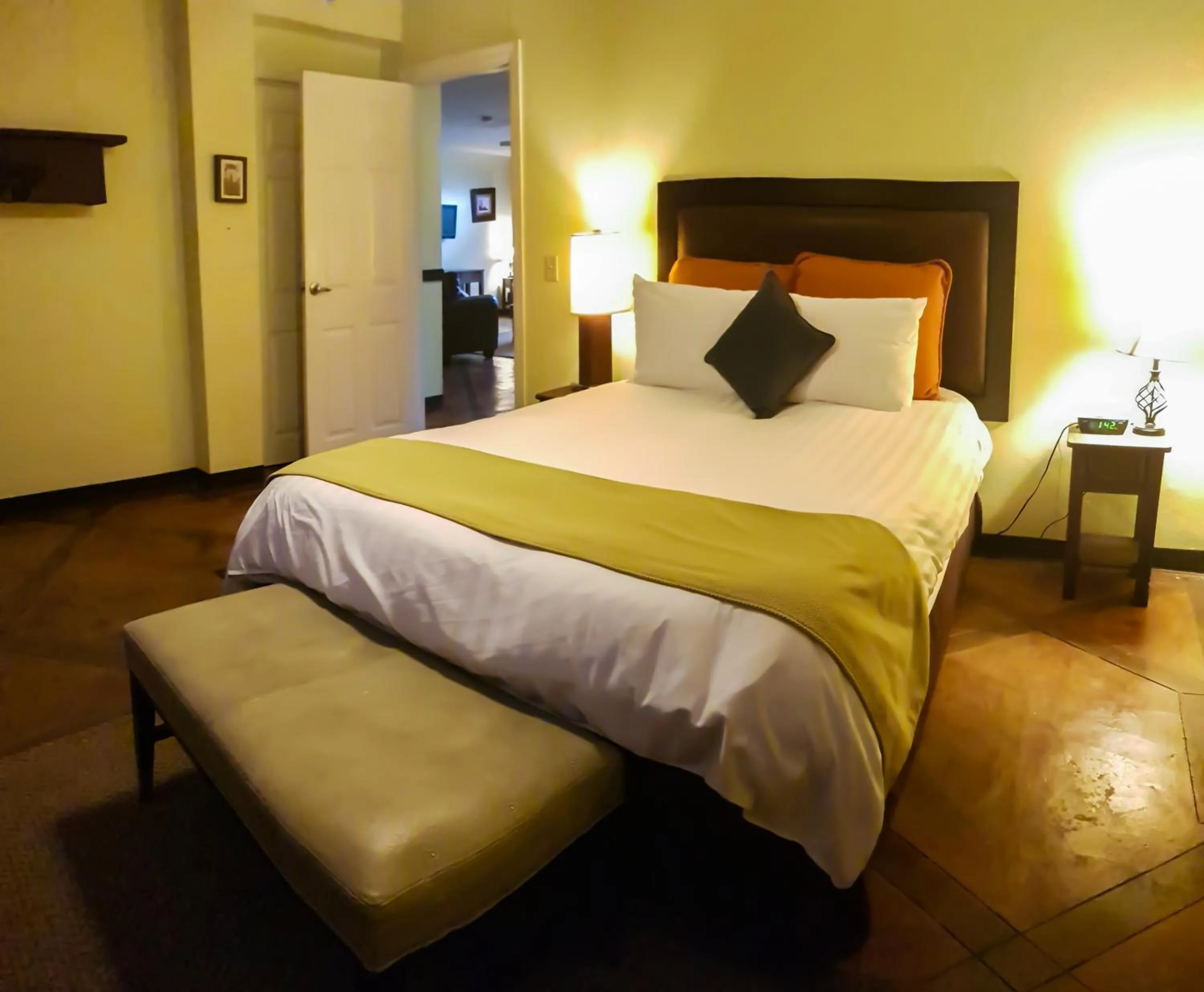 Winter, Bed in Humuya Inn