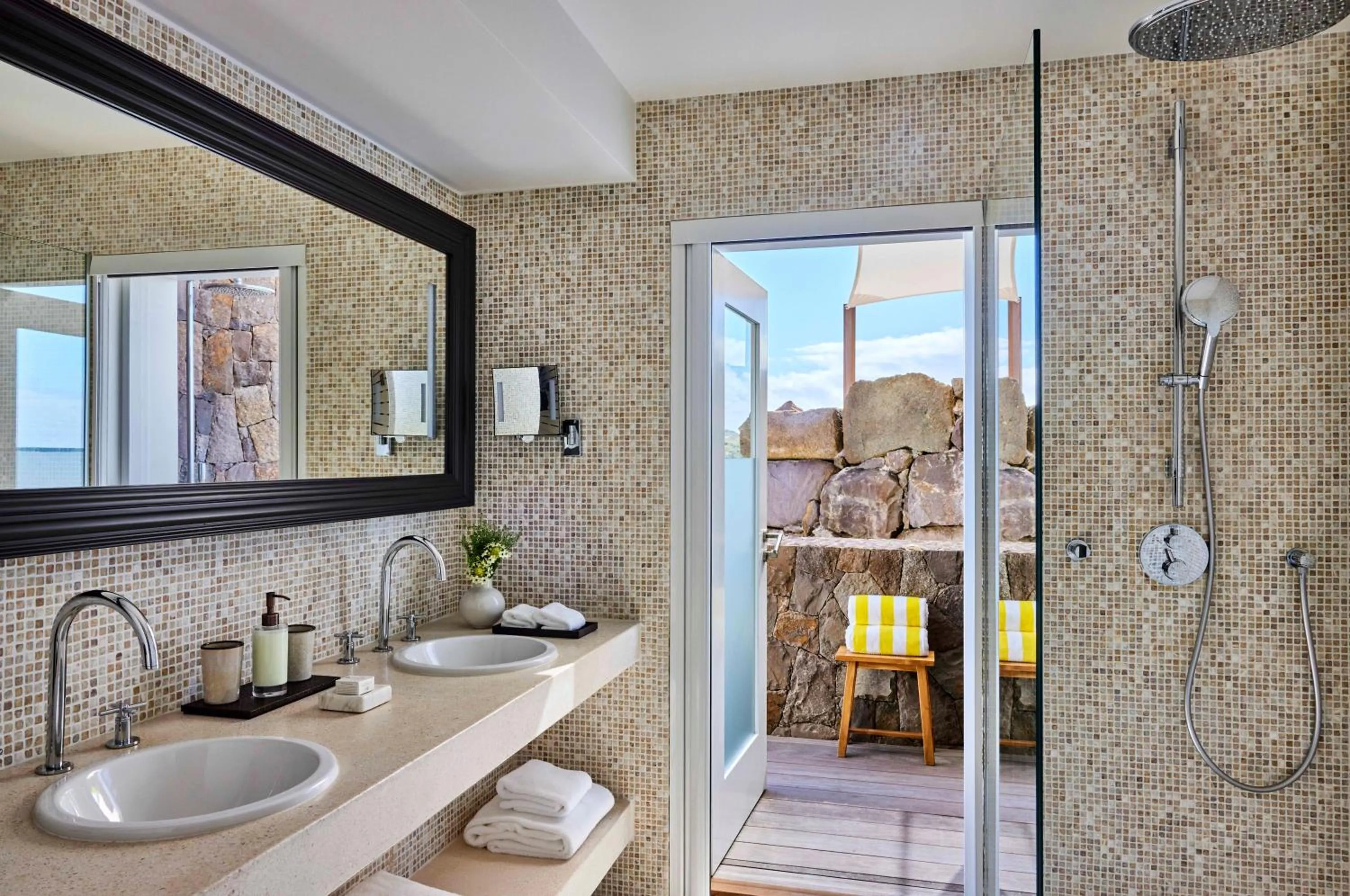 Shower in Rosewood Le Guanahani St Barth