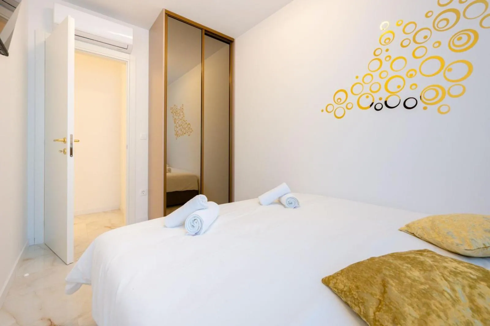 Bed in Apartment MiFi
