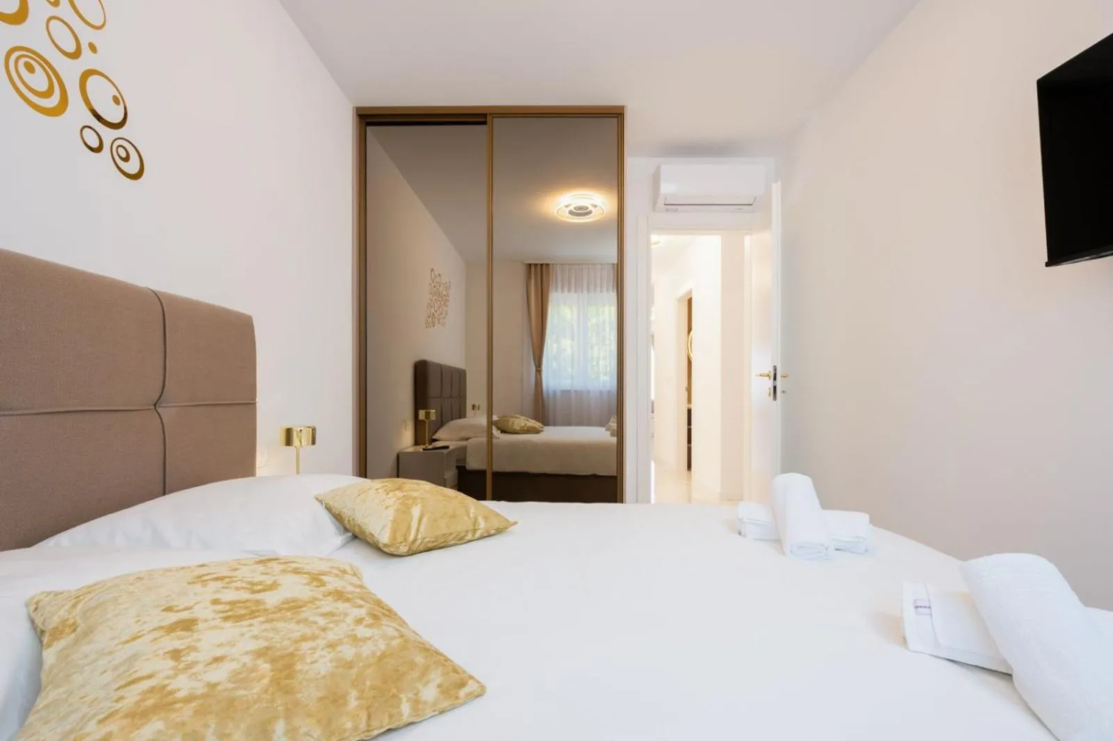 Bed in Apartment MiFi