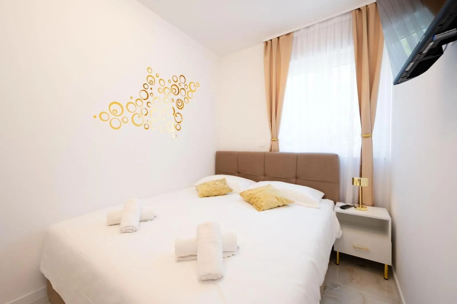 Bed in Apartment MiFi