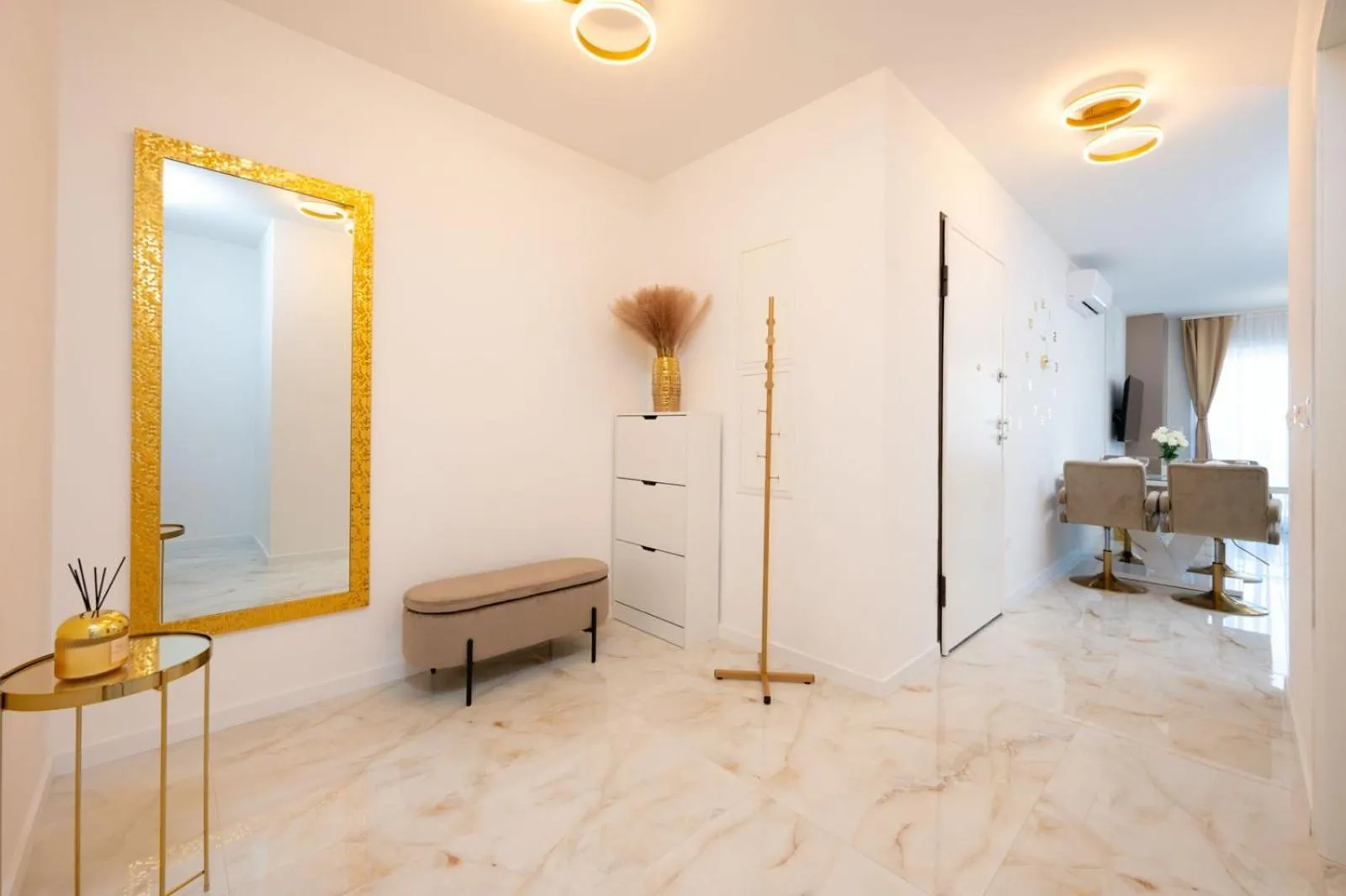 wardrobe in Apartment MiFi