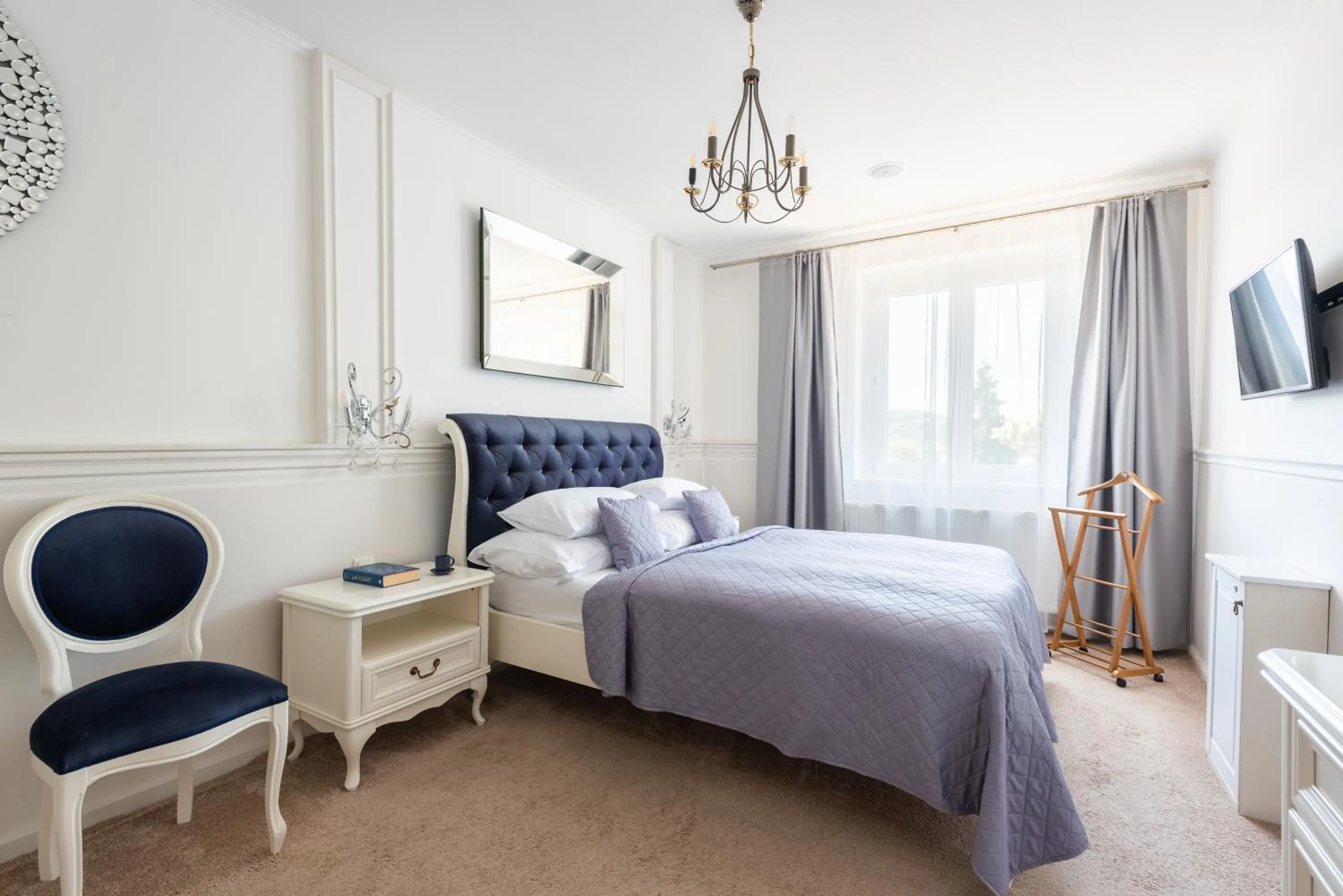 Bed in Wellness & SPA boutique Hotel pod lipkami Prague