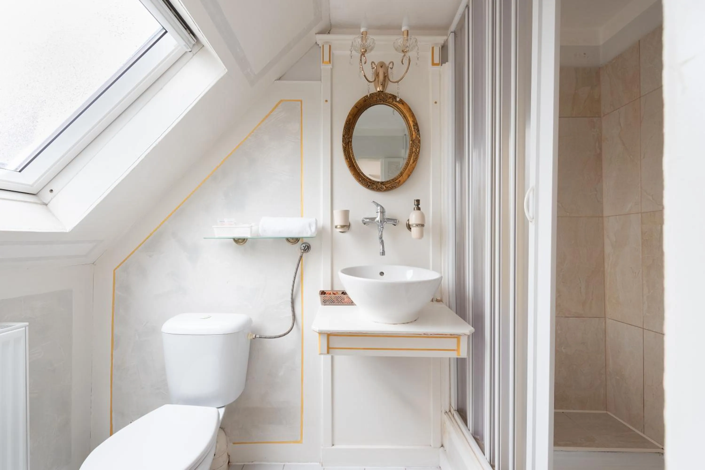 Toilet in Wellness & SPA boutique Hotel pod lipkami Prague