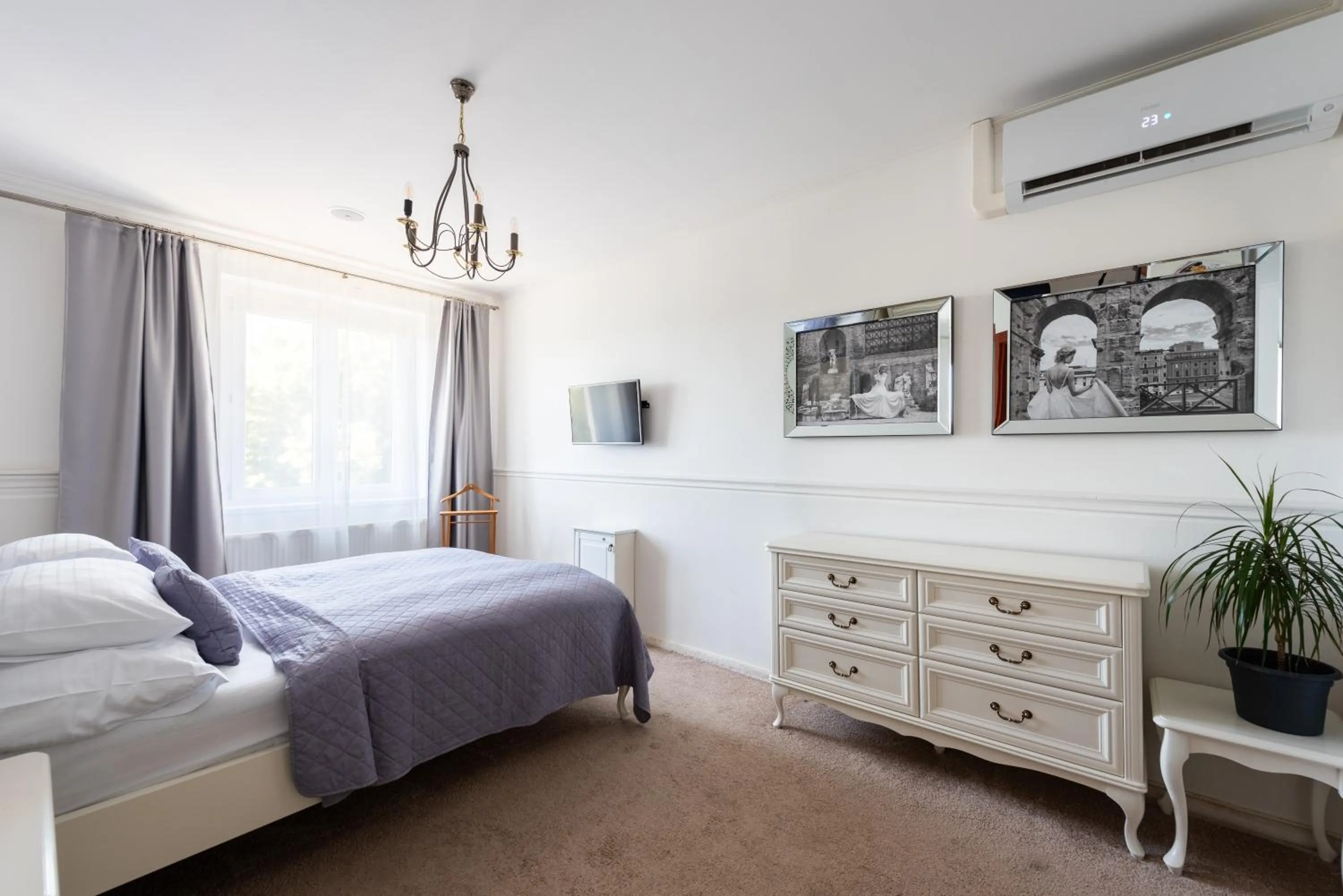 Bed in Wellness & SPA boutique Hotel pod lipkami Prague