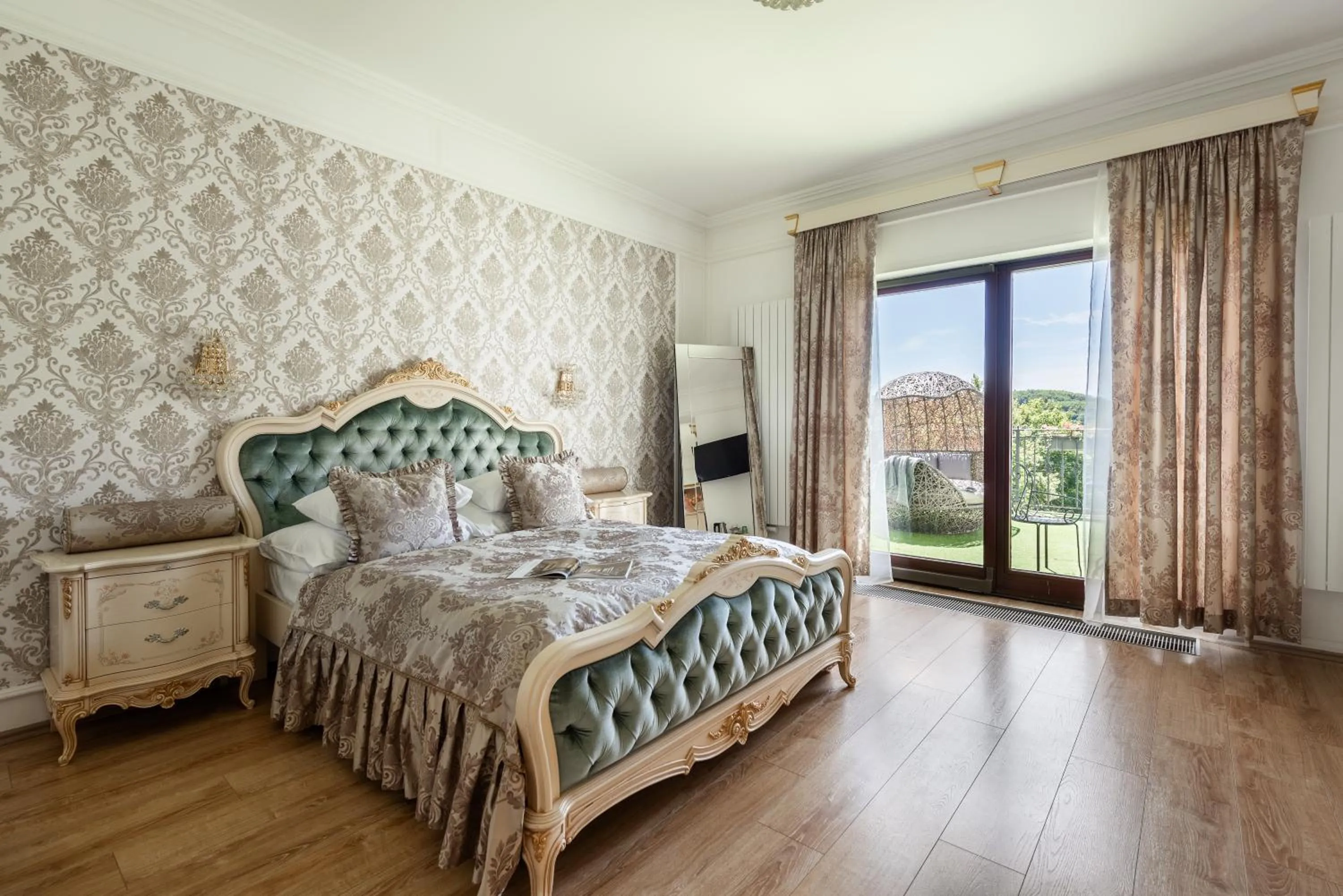 Bed in Wellness & SPA boutique Hotel pod lipkami Prague