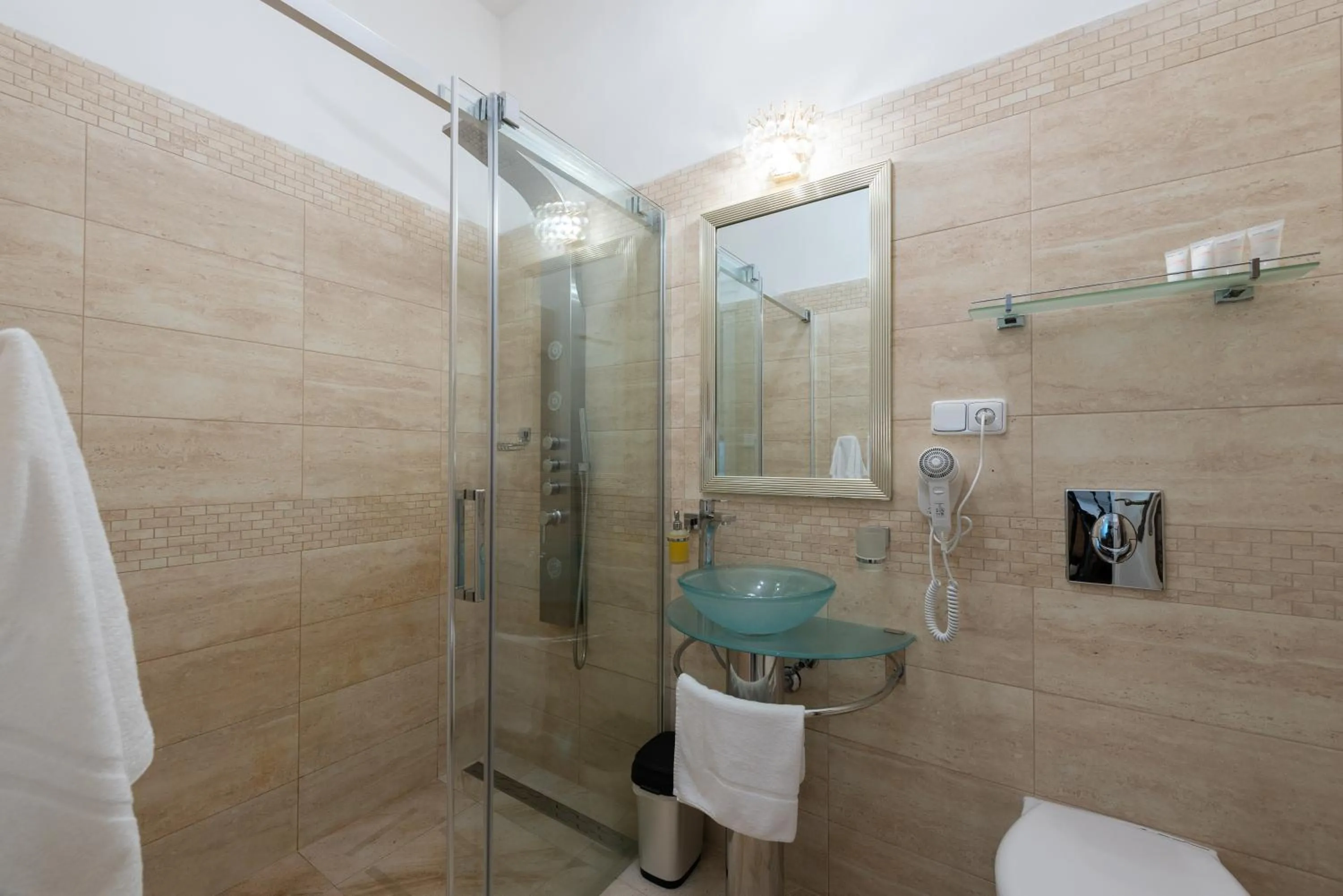Shower in Wellness & SPA boutique Hotel pod lipkami Prague