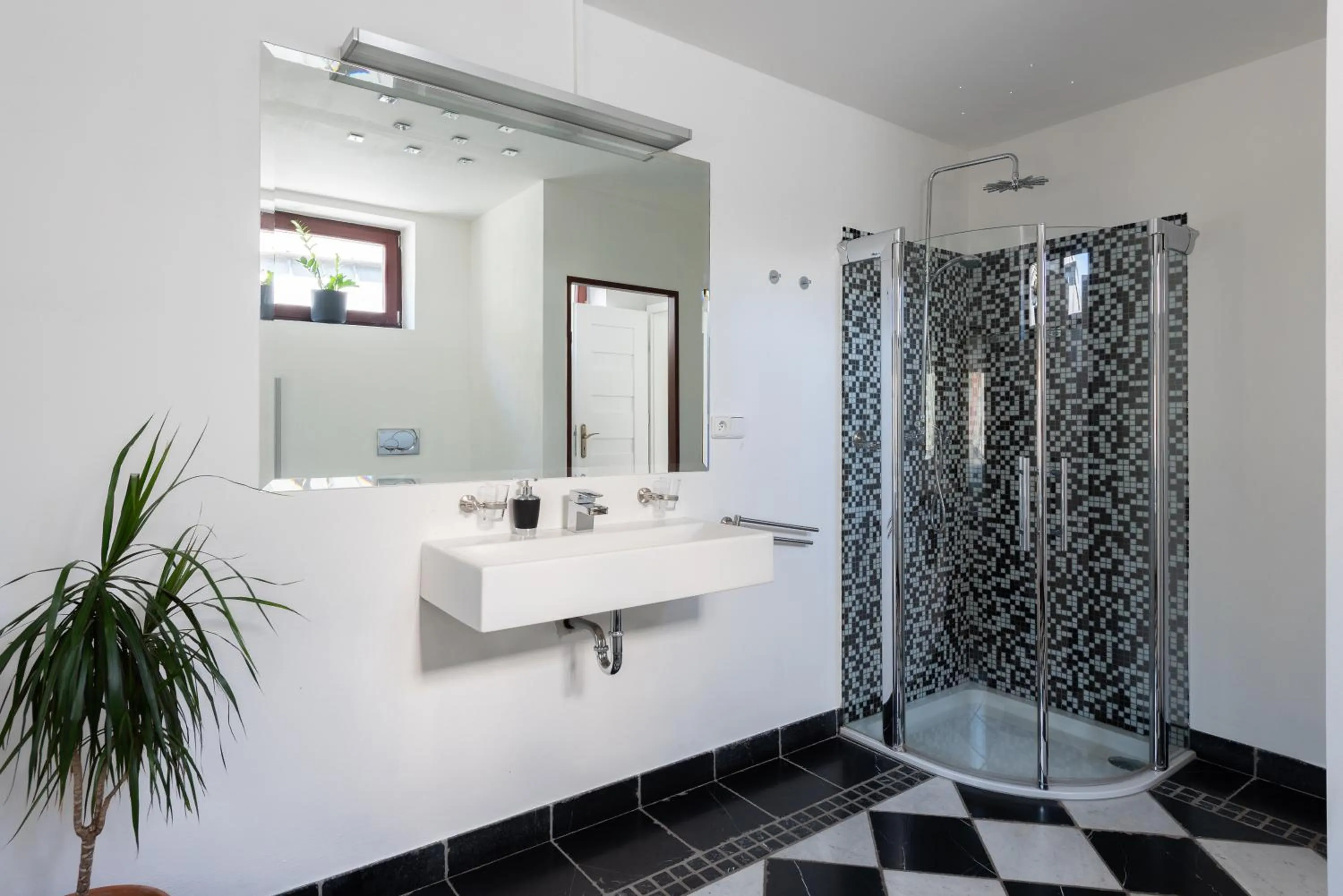 Shower in Wellness & SPA boutique Hotel pod lipkami Prague