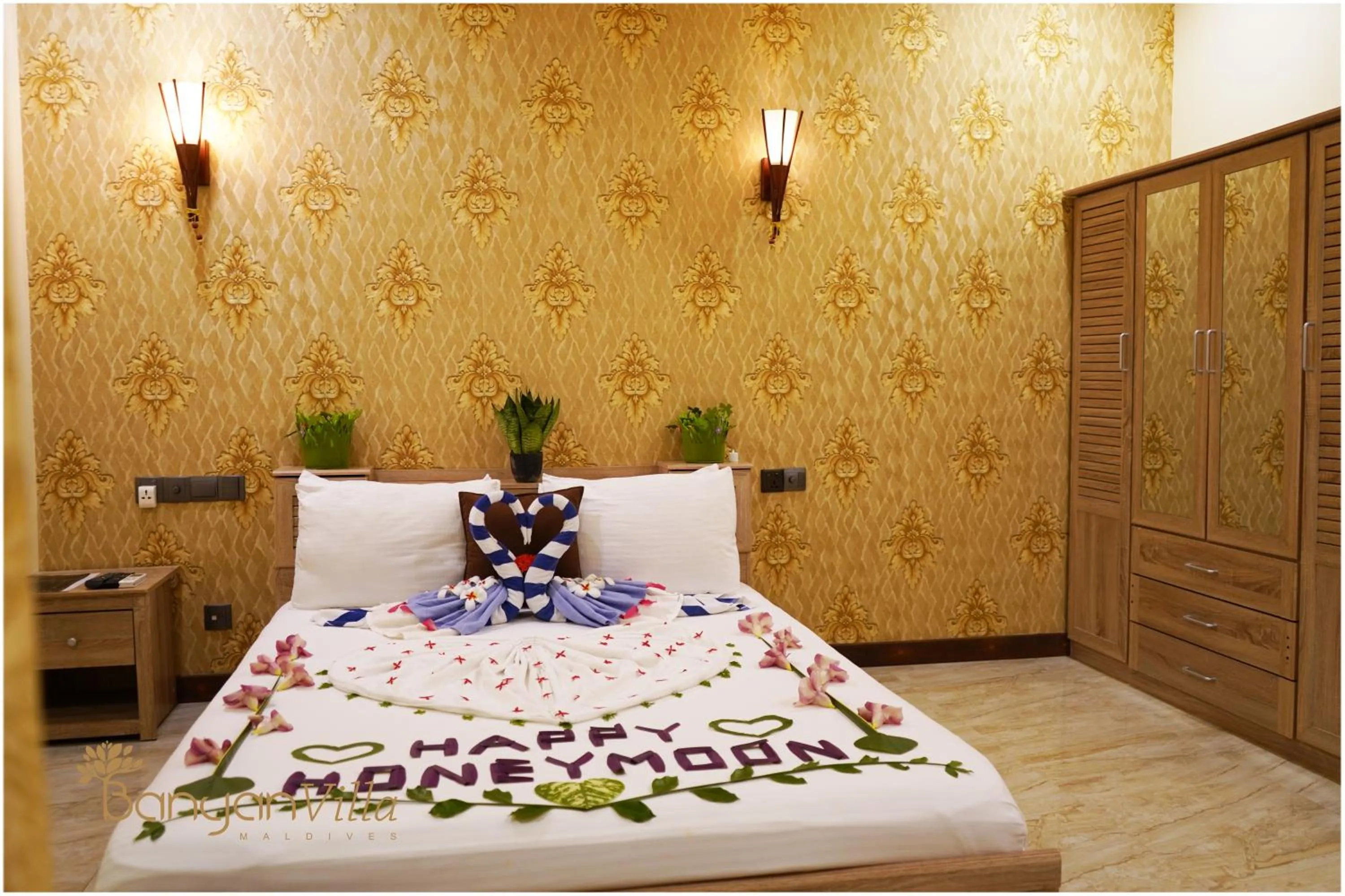 Bed in Banyan Villa Maldives Dhangethi